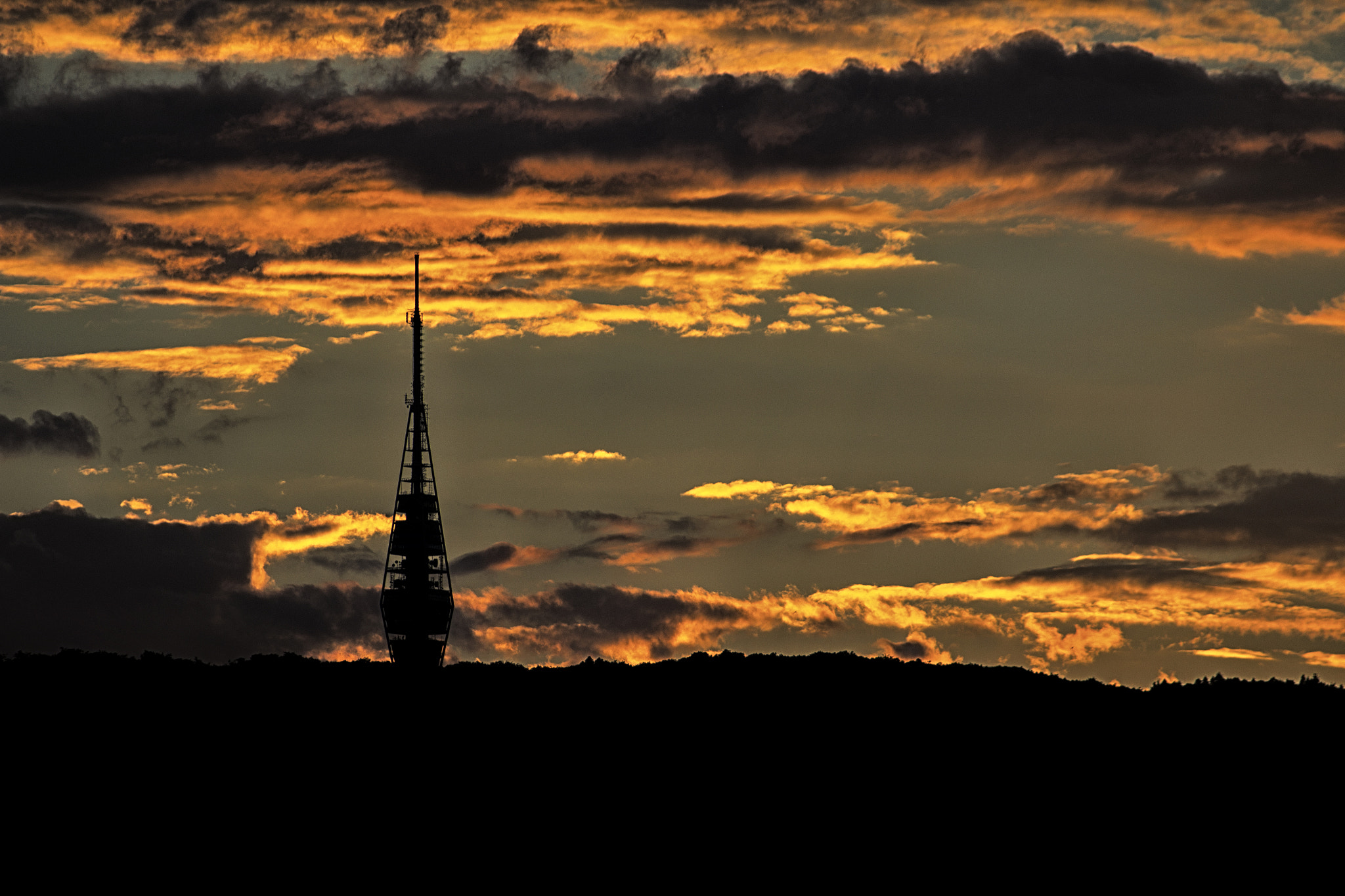 Canon EF 55-200mm F4.5-5.6 II USM sample photo. Tv tower photography