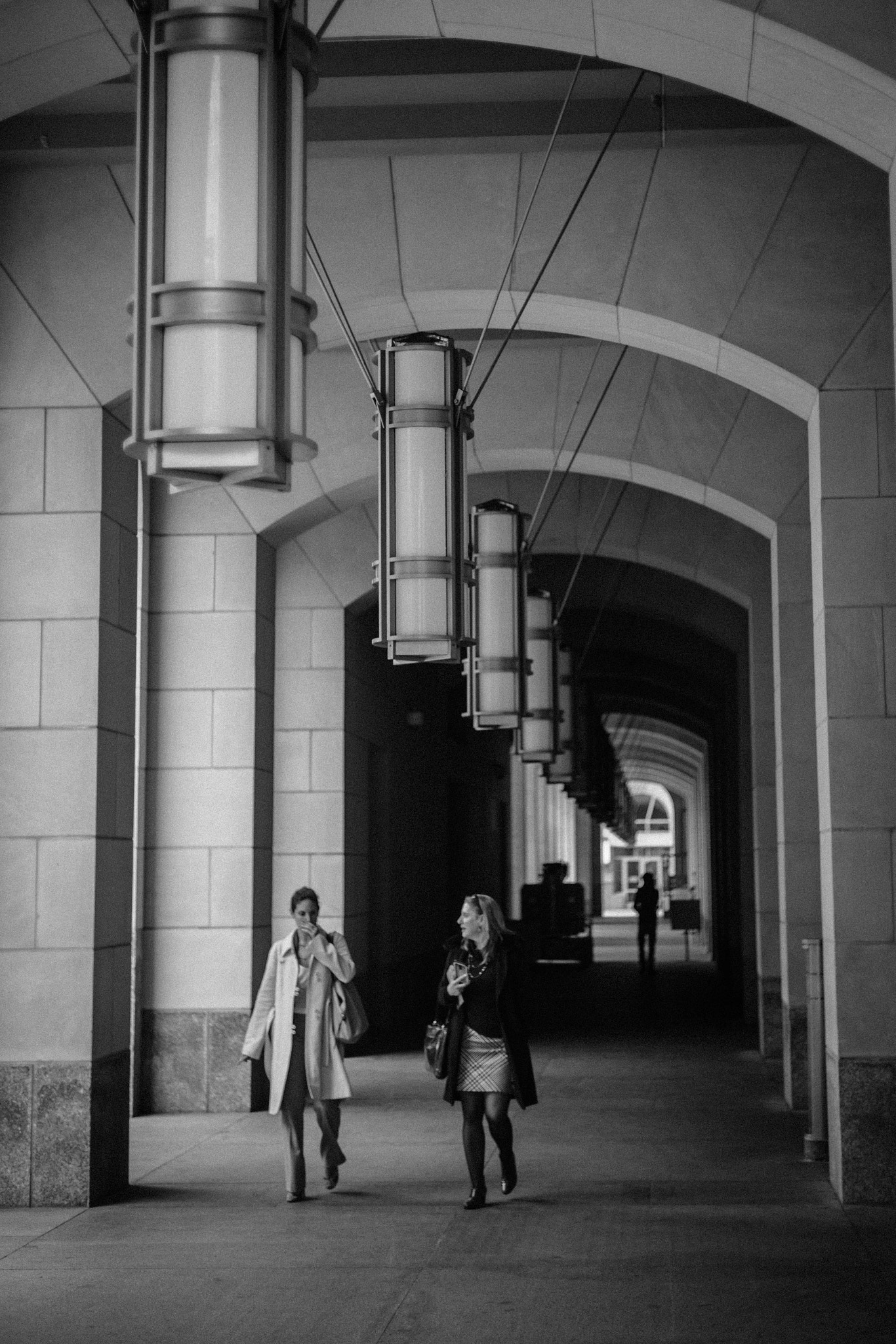 Summicron 1:2/50 Leitz sample photo. Corridor photography