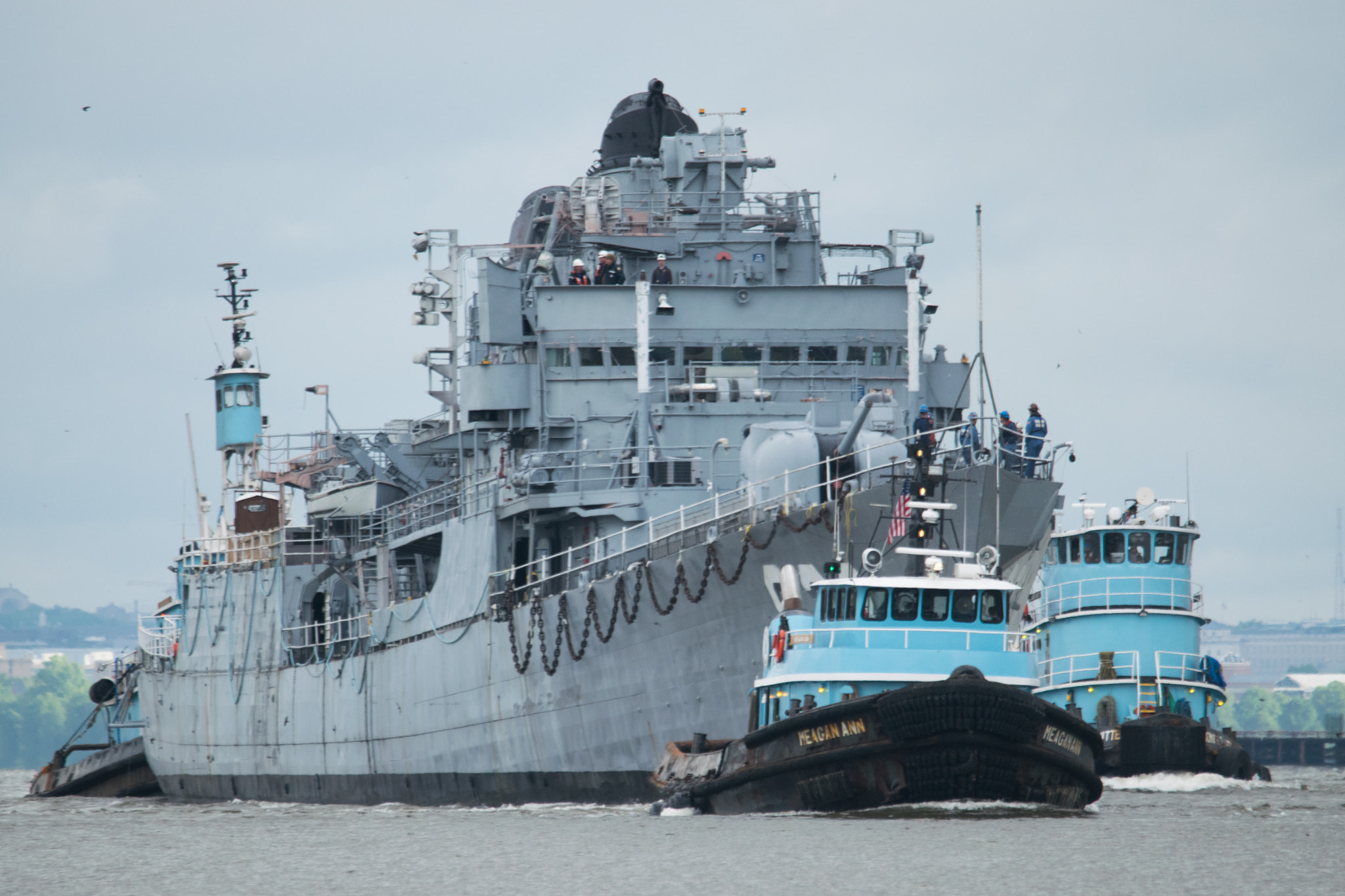 Sigma 150-500mm F5-6.3 DG OS HSM sample photo. Uss barry (dd933) travels down the potomac river photography