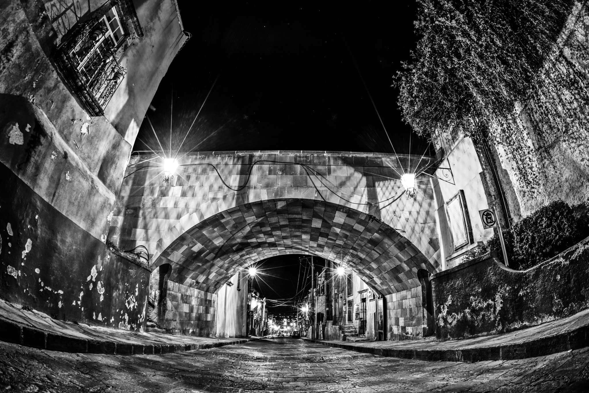 Nikon D750 + Sigma 15mm F2.8 EX DG Diagonal Fisheye sample photo. Old town photography