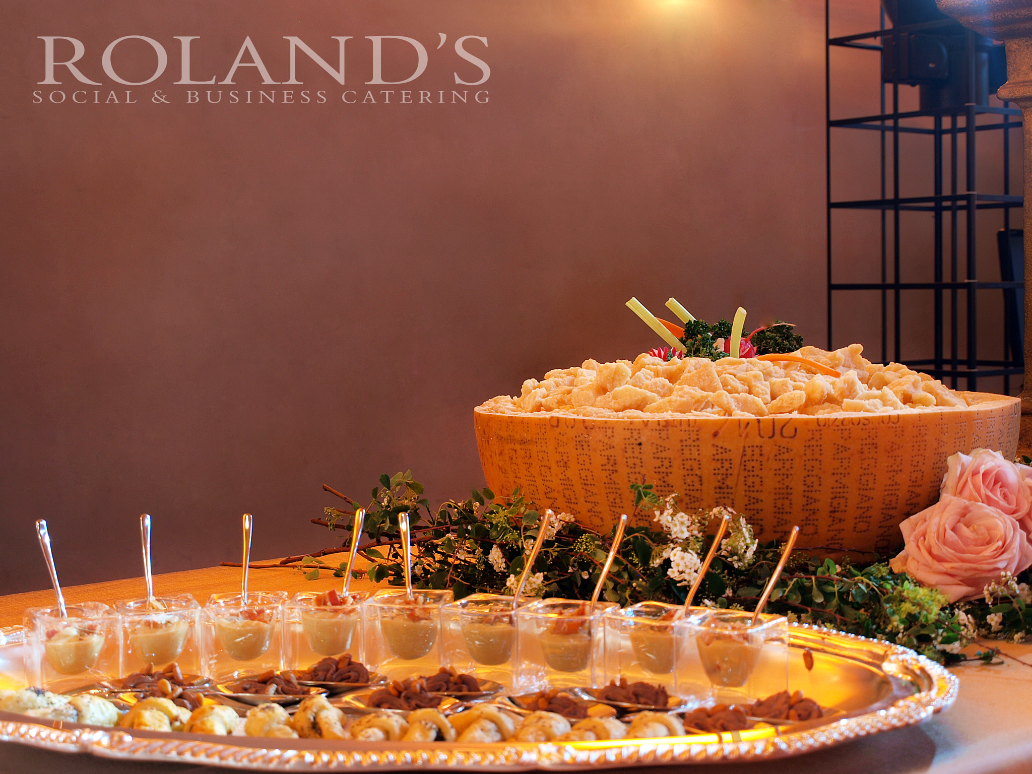 Olympus E-450 (EVOLT E-450) + OLYMPUS 14-42mm Lens sample photo. Roland's social & business catering  photography