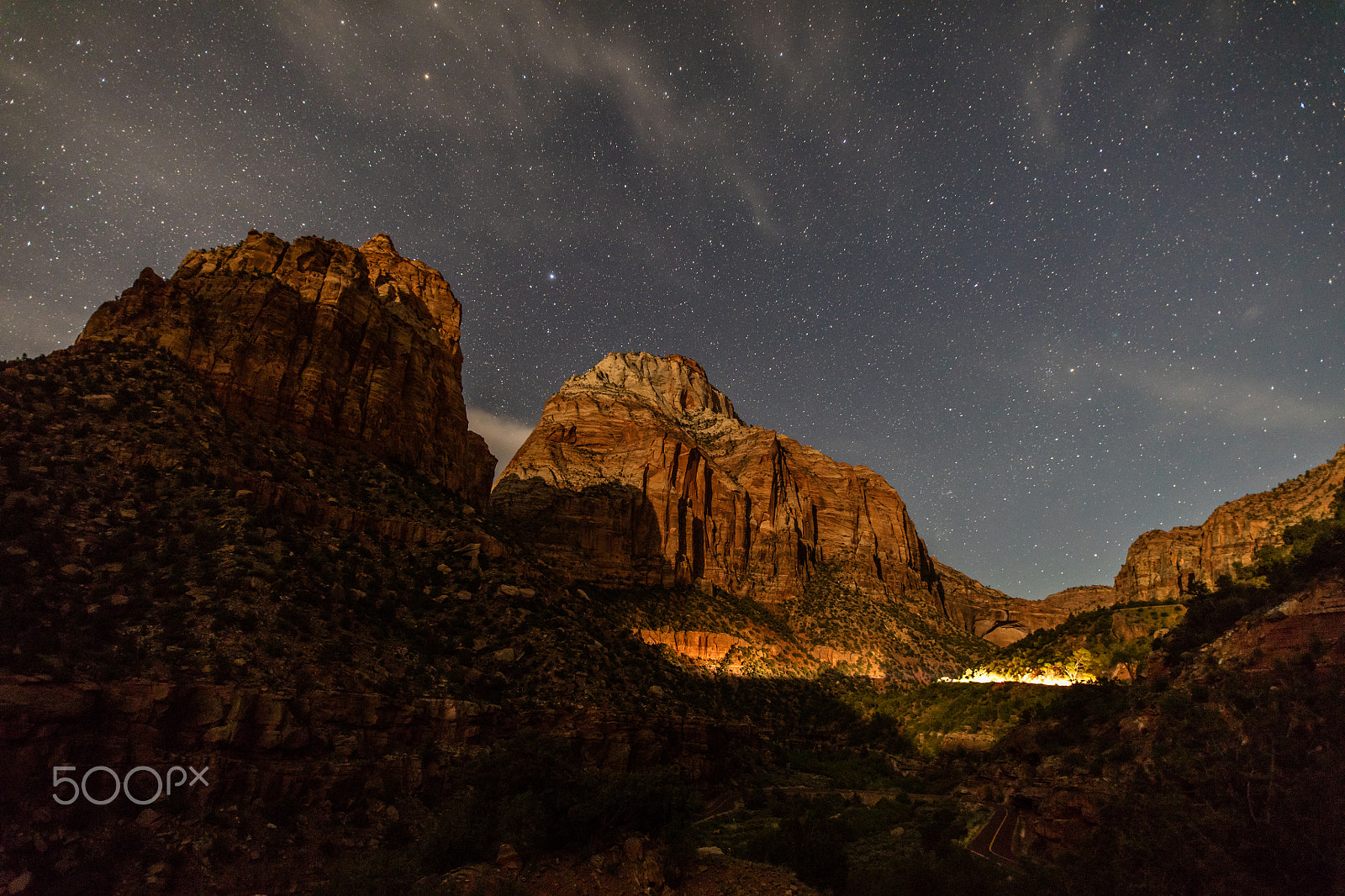 Canon EOS 5DS R + Sigma 20mm F1.4 DG HSM Art sample photo. Stars over zion national park photography