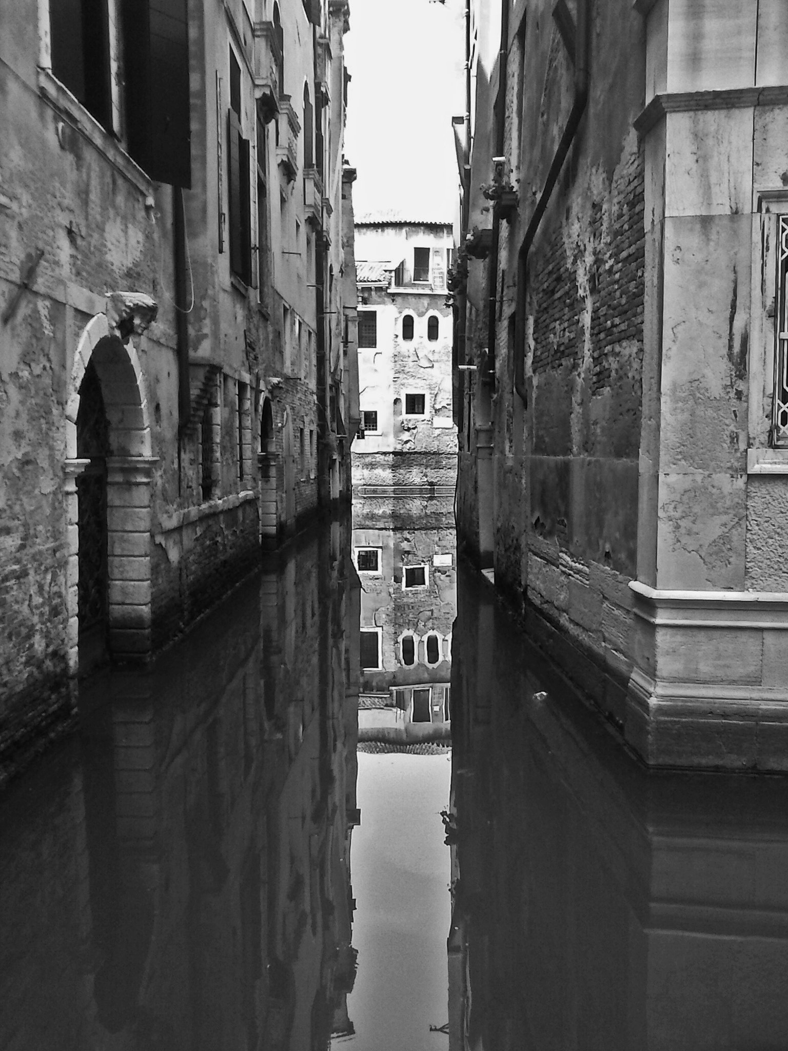 LG OPTIMUS L3 II sample photo. Venezia photography