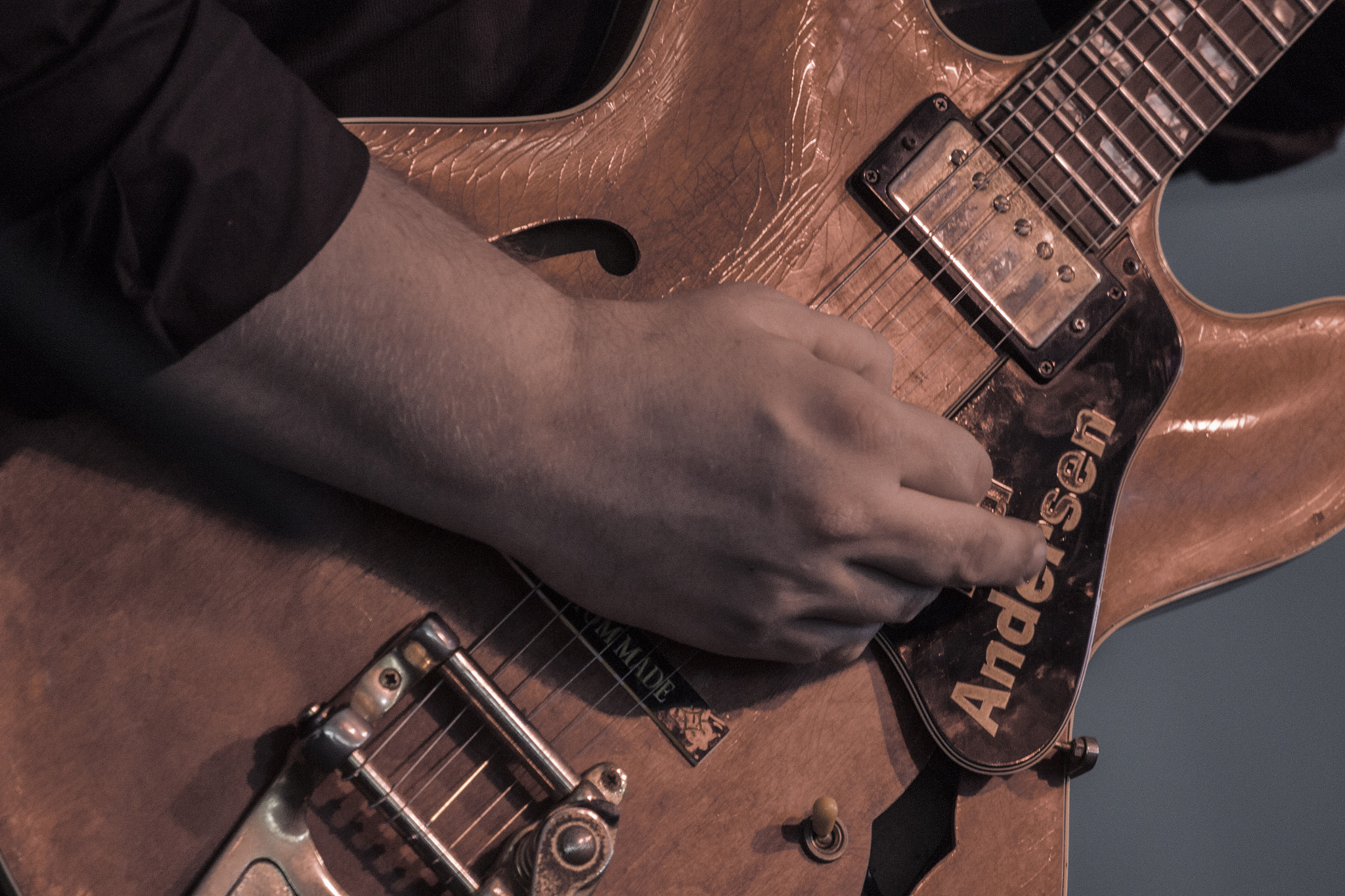 Canon EF 100-400mm F4.5-5.6L IS USM sample photo. Blues playin photography