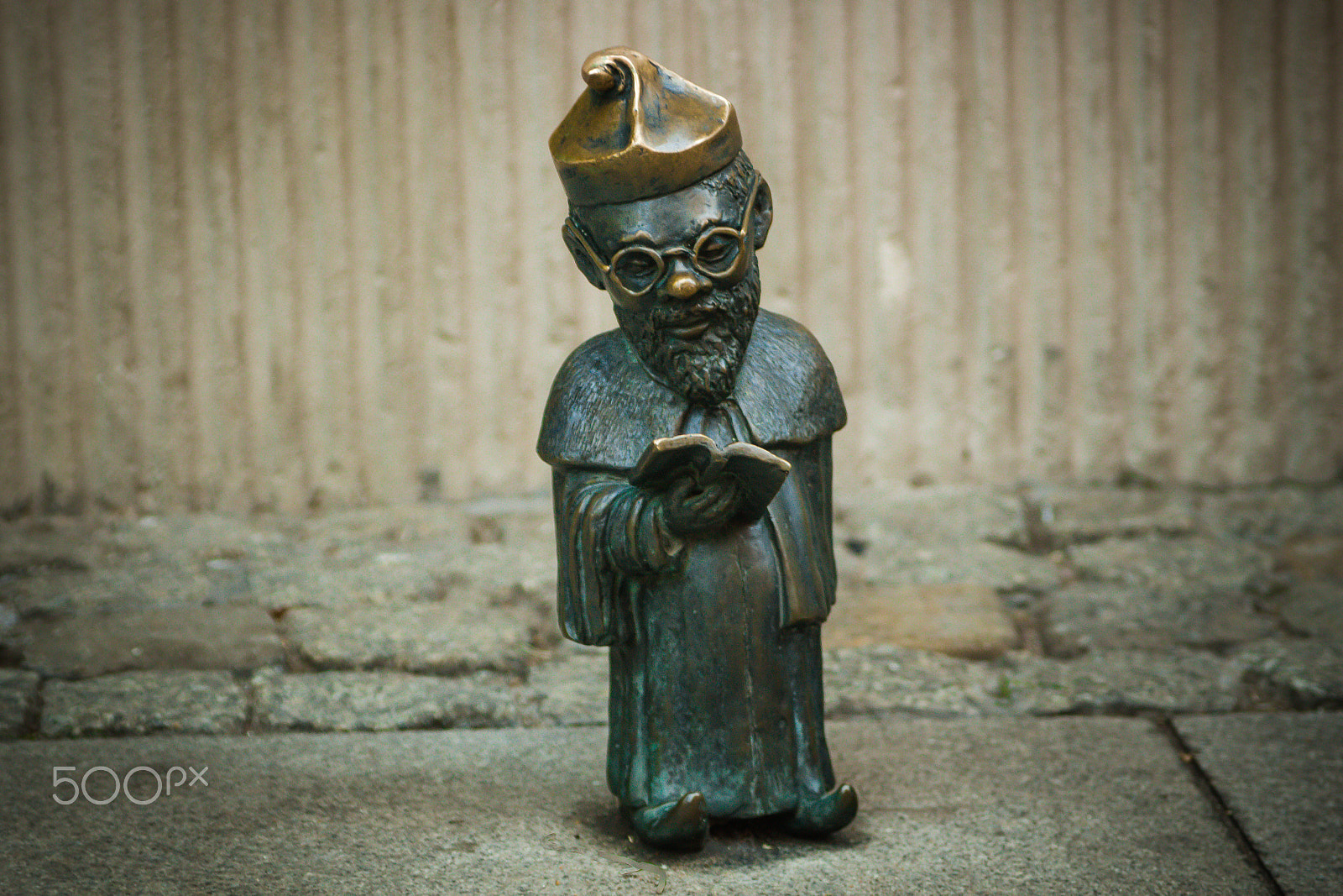 Canon EF 28-105mm f/3.5-4.5 USM sample photo. Professor gnome photography