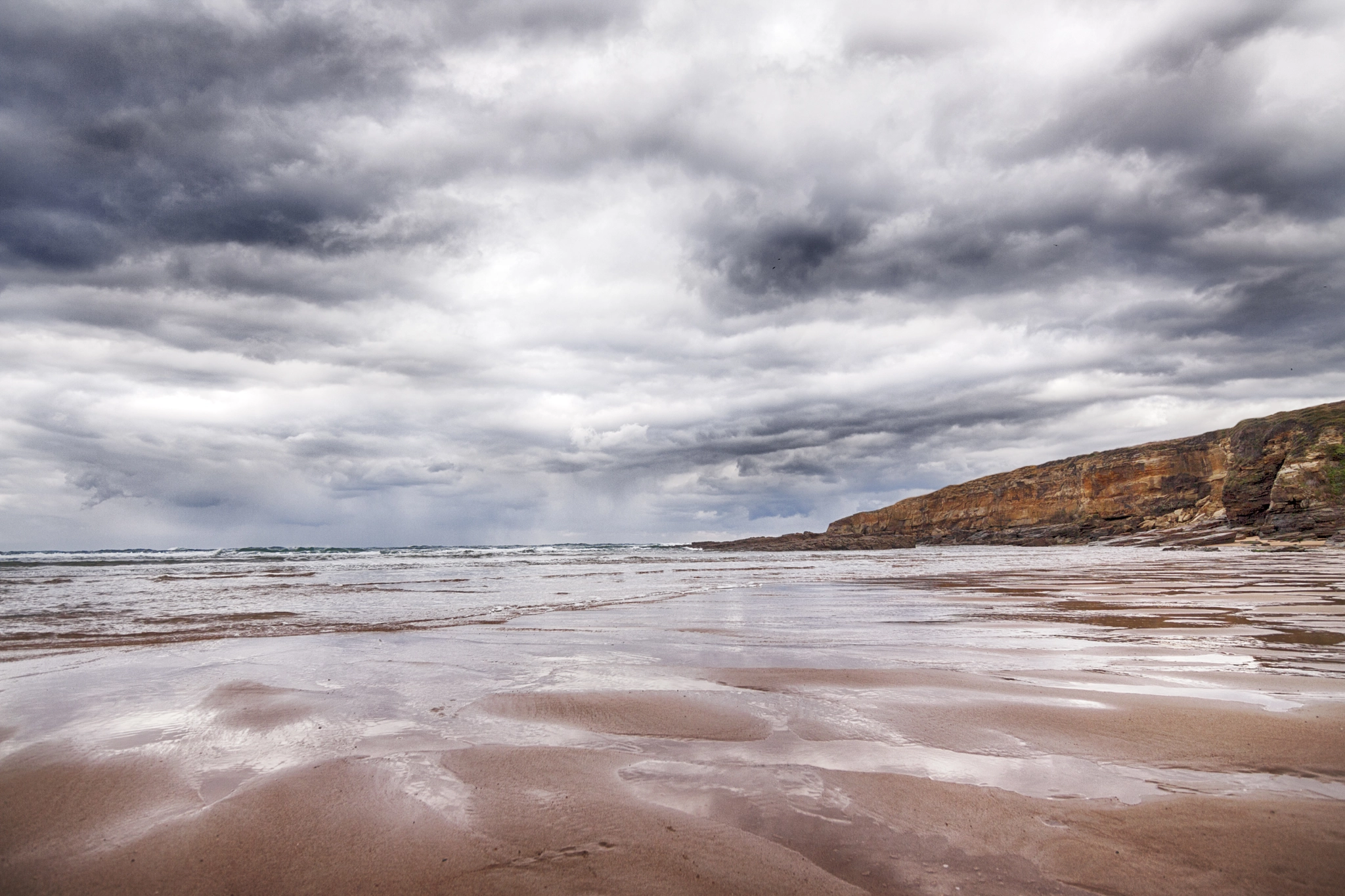 Tokina AT-X Pro 12-24mm F4 (IF) DX sample photo. Galizano, santander, spain, beautiful beach in a cloudy day photography