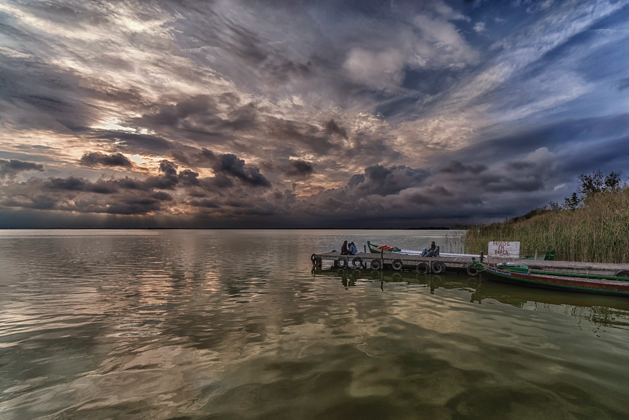 Sigma 12-24mm F4.5-5.6 EX DG Aspherical HSM sample photo. Lago photography