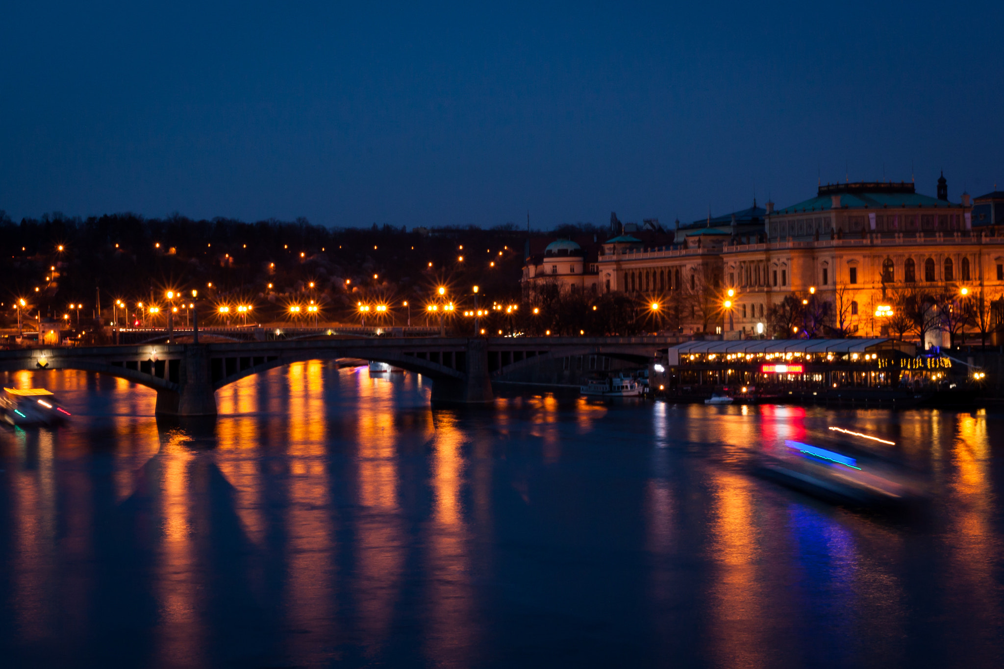 Canon EOS 30D + Canon EF 50mm F1.8 STM sample photo. Charles bridge photography