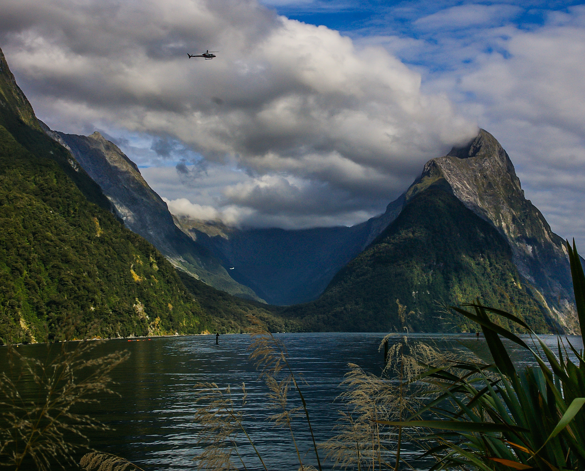 Pentax *ist DS + Sigma AF 10-20mm F4-5.6 EX DC sample photo. Milford sound photography