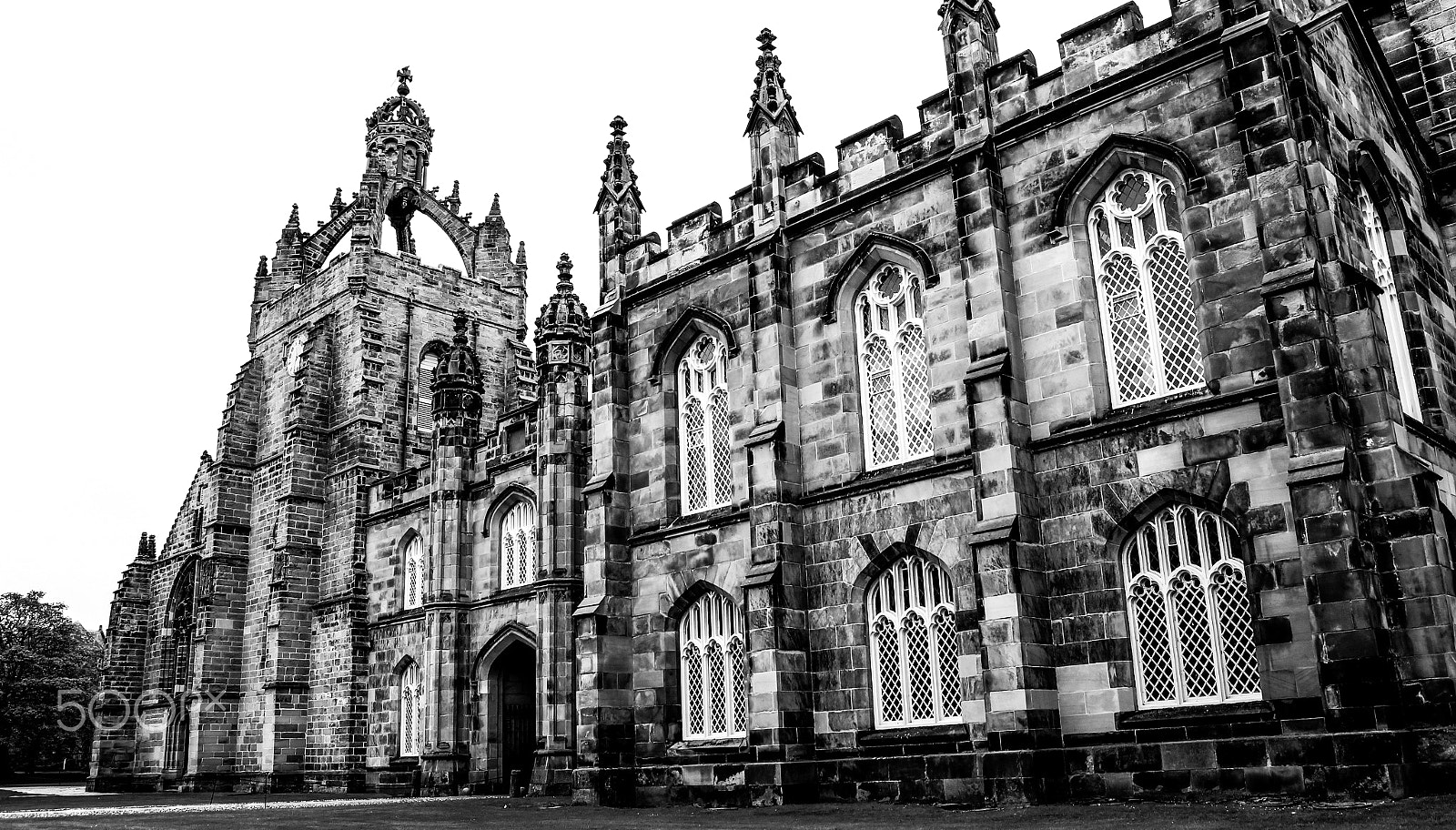 Sigma 17-70mm F2.8-4 DC Macro OS HSM sample photo. King's college at the university of aberdeen photography
