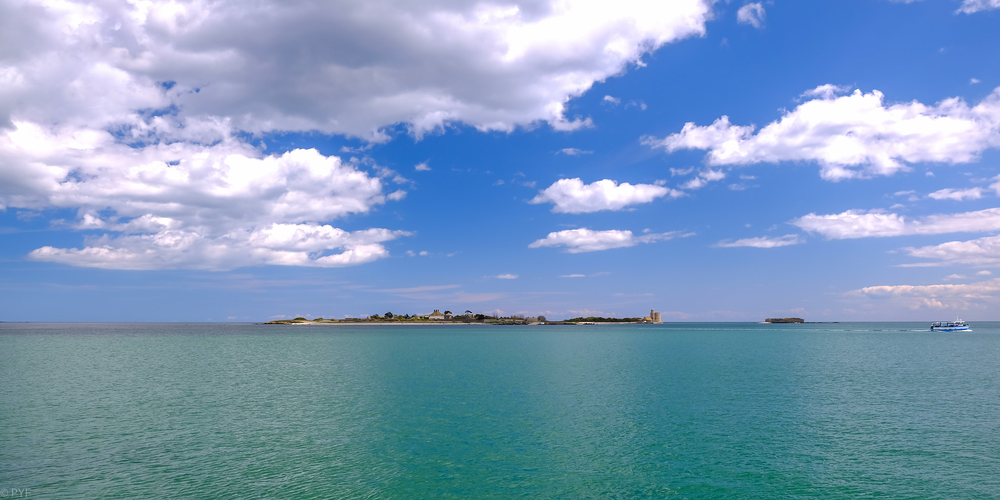 Fujifilm X-M1 + Fujifilm XF 18-55mm F2.8-4 R LM OIS sample photo. Tatihou island, normandy photography