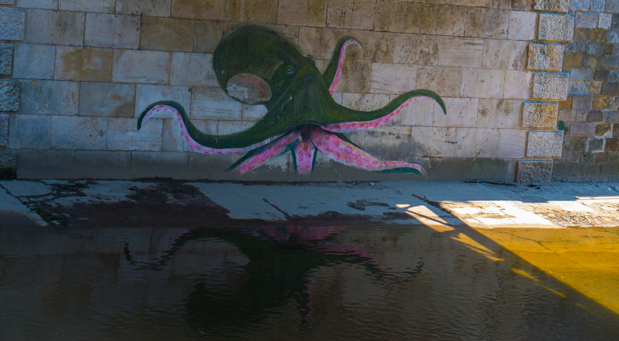 Panasonic Lumix DMC-GF6 sample photo. Under bridge graffity photography