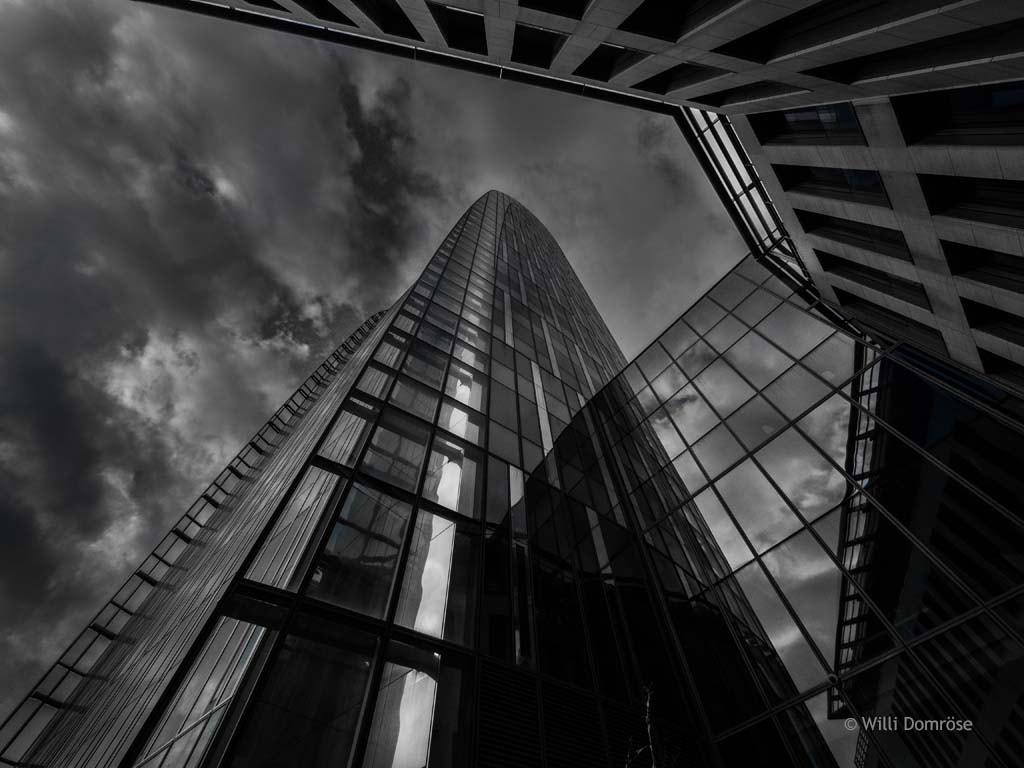 Panasonic Lumix G Vario 7-14mm F4 ASPH sample photo. Dark sky (b&w version) photography