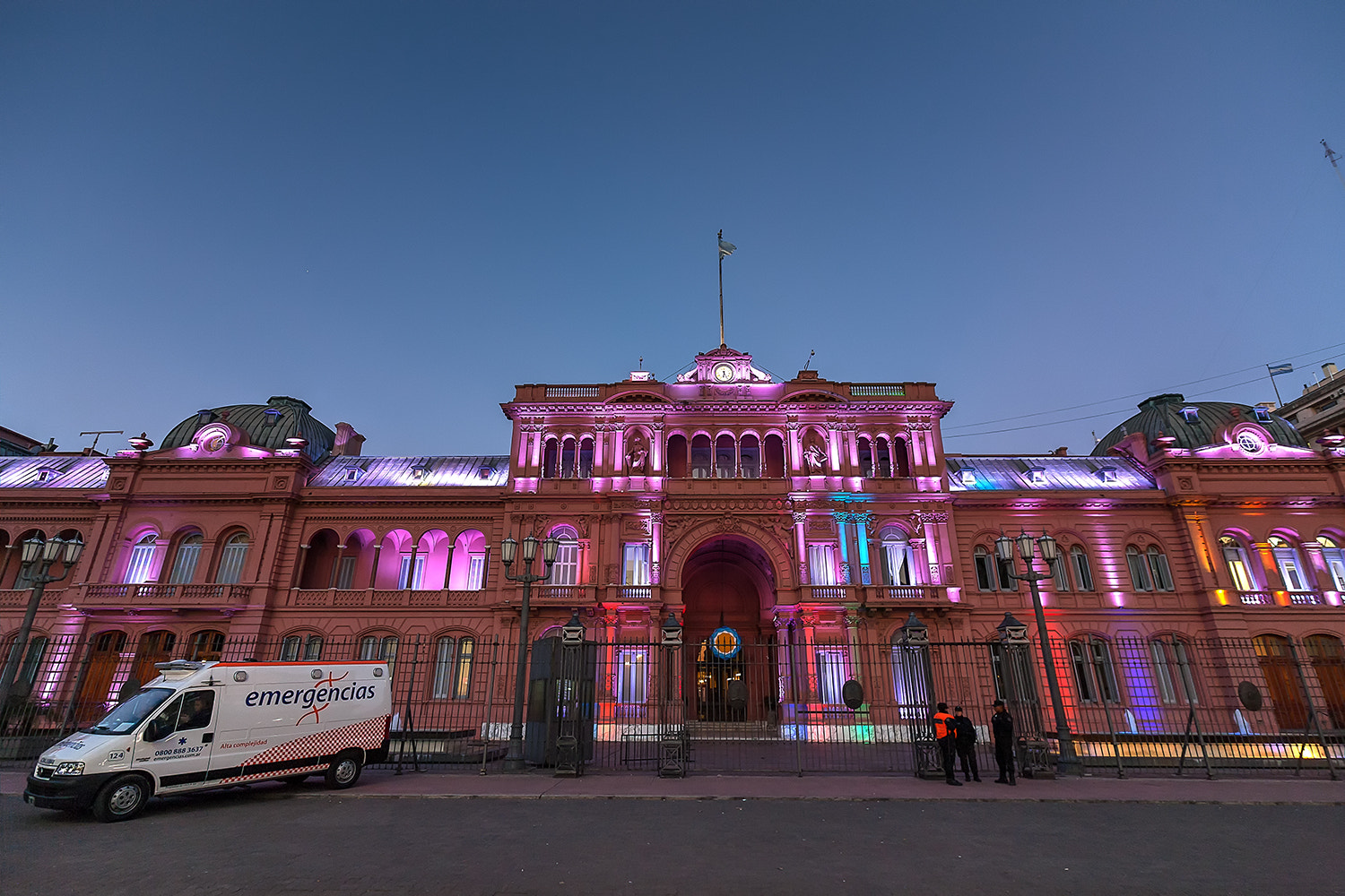 Sigma 17-35mm f/2.8-4 EX DG Aspherical HSM sample photo. Pink house photography