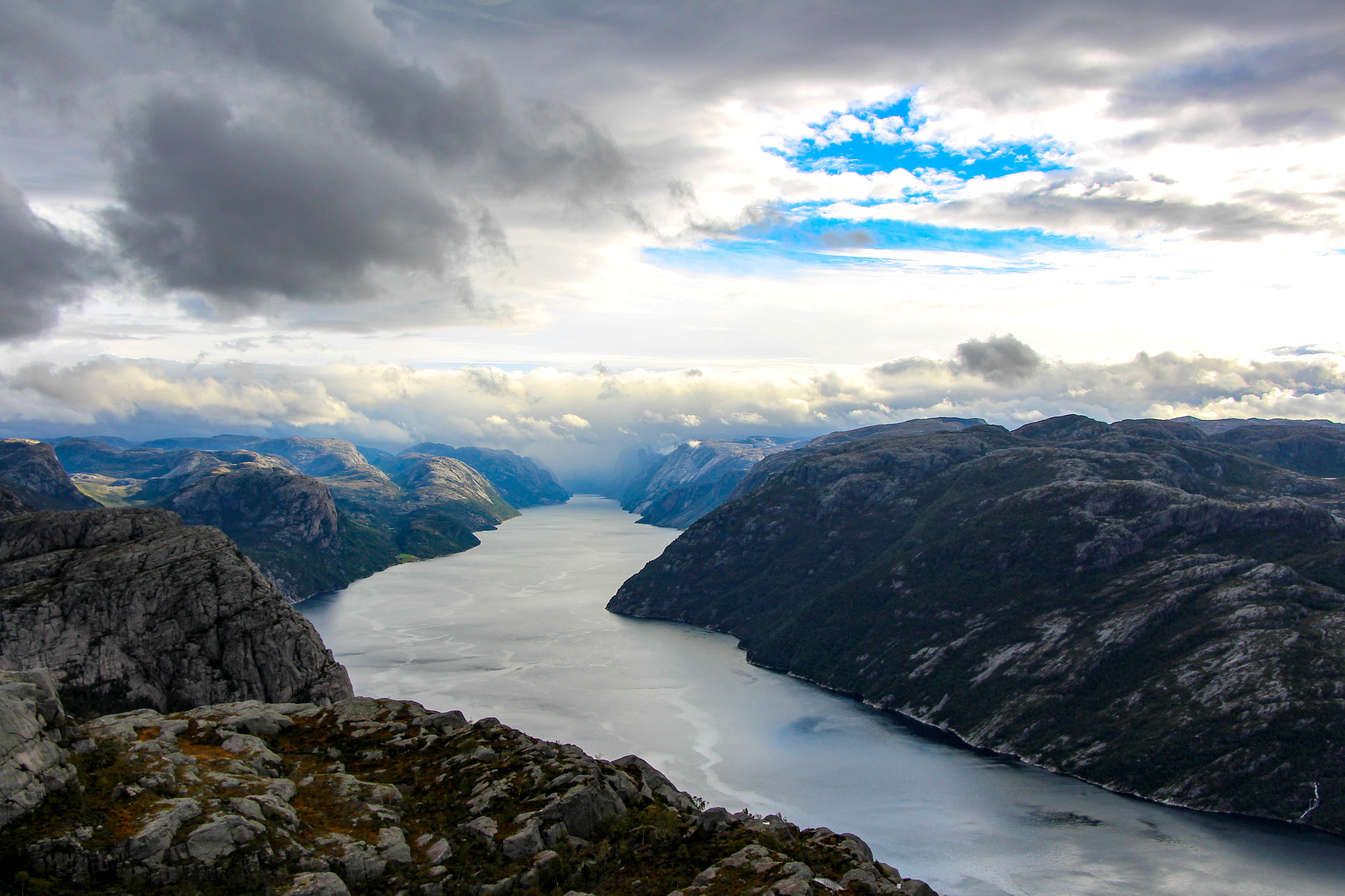 Canon EF-S 18-135mm F3.5-5.6 IS STM sample photo. Lysefjorden photography