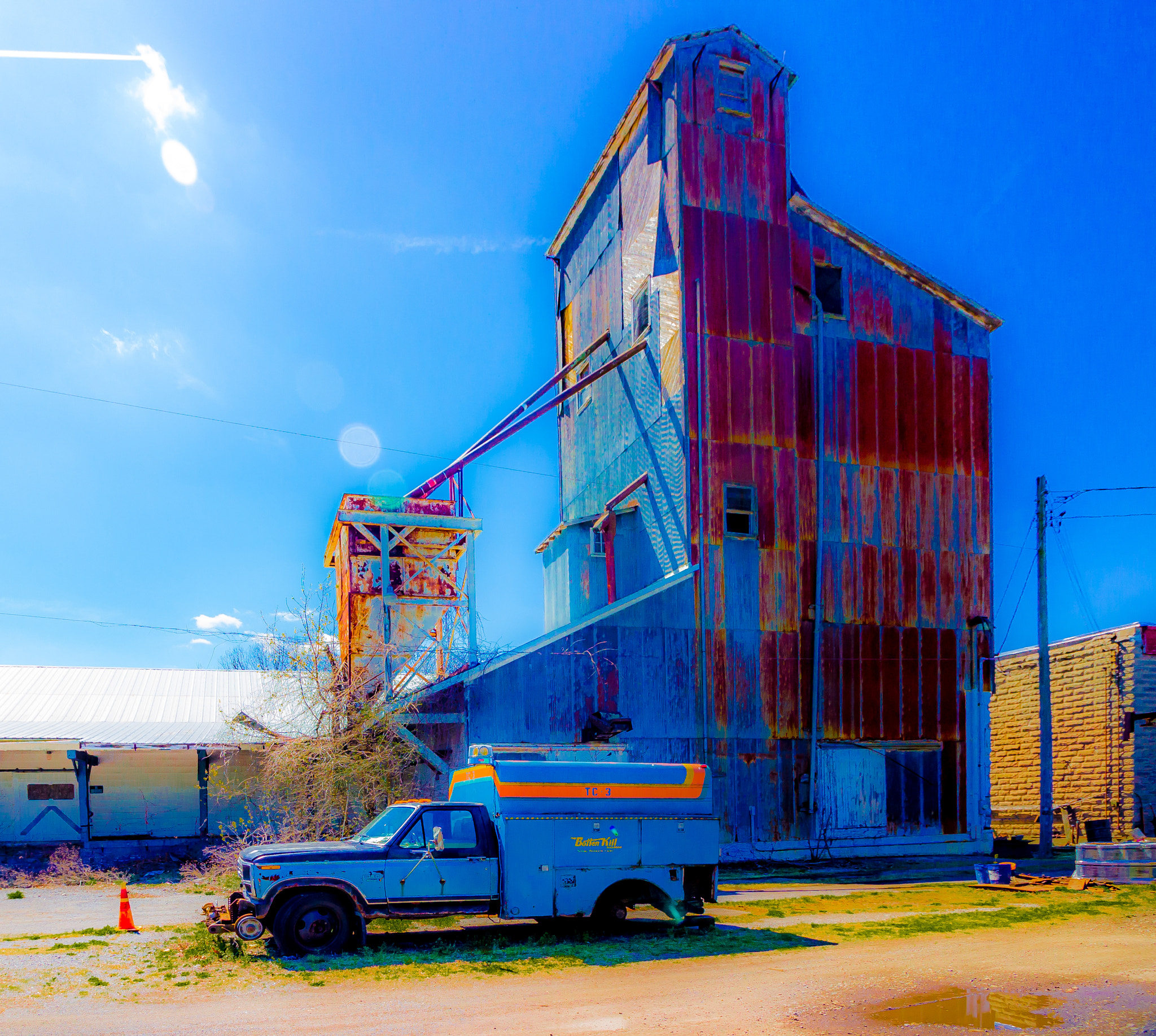 Canon EF-S 10-18mm F4.5–5.6 IS STM sample photo. Freight yard photography