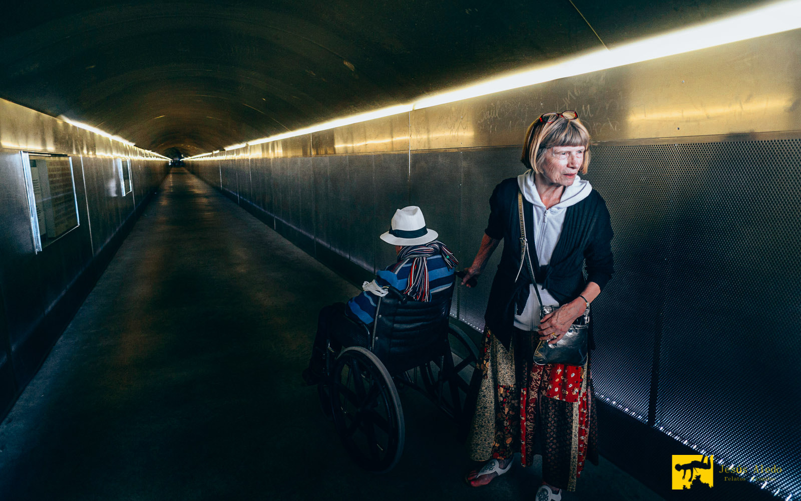 Nikon Df + AF Nikkor 20mm f/2.8 sample photo. "looking back" photography