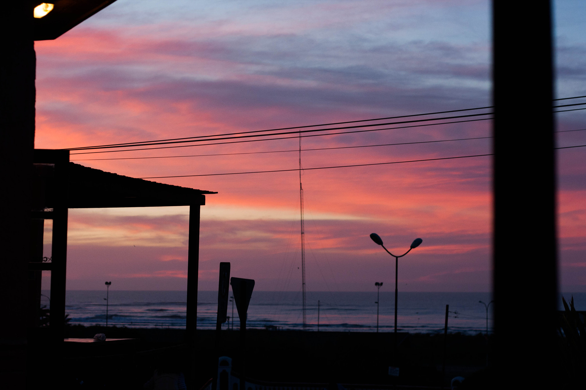 Canon EOS 1000D (EOS Digital Rebel XS / EOS Kiss F) + Canon EF 50mm F1.8 II sample photo. Pichilemu photography