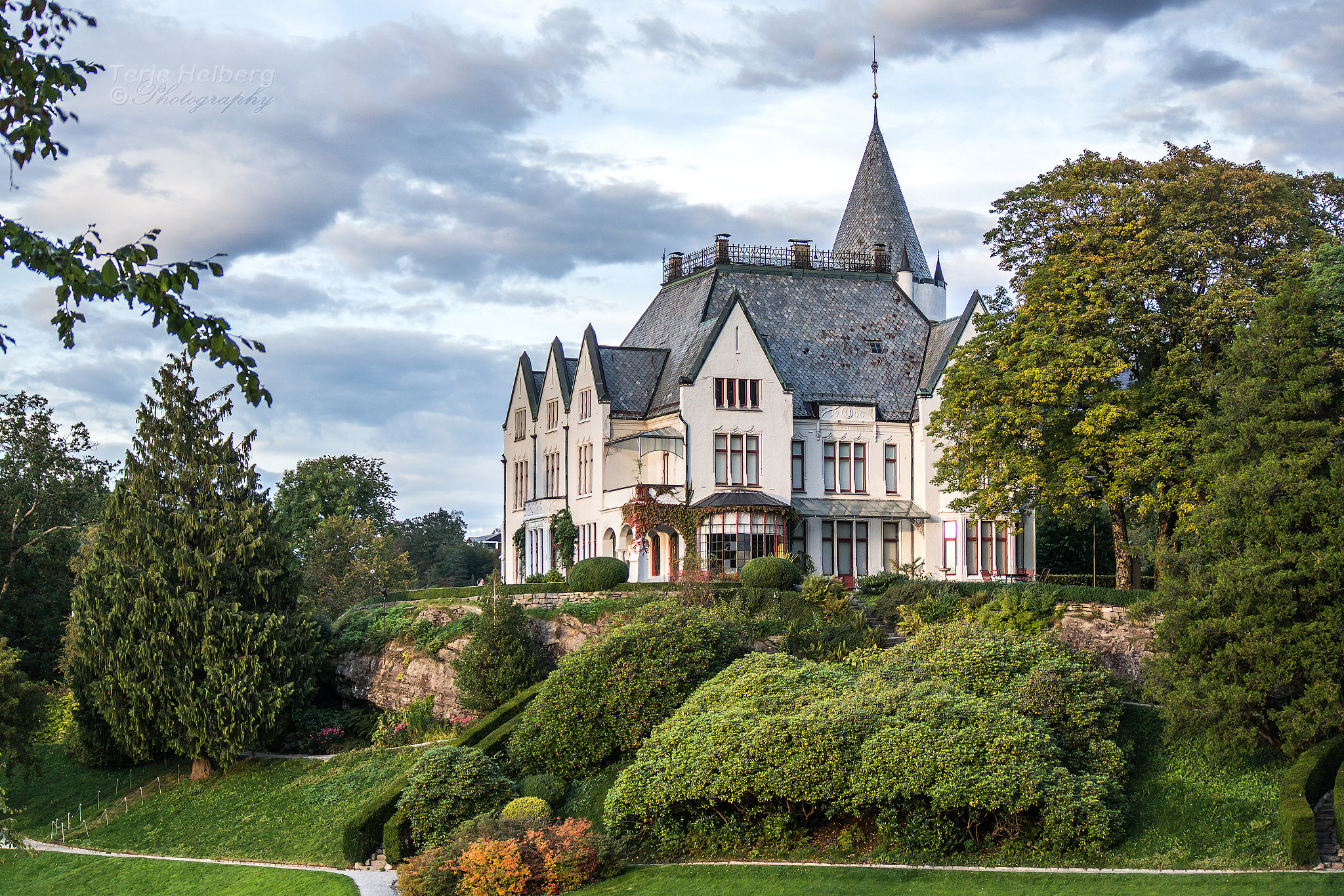 Samsung NX1000 + Samsung NX 50-200mm F4-5.6 ED OIS sample photo. Gamlehaugen castle photography