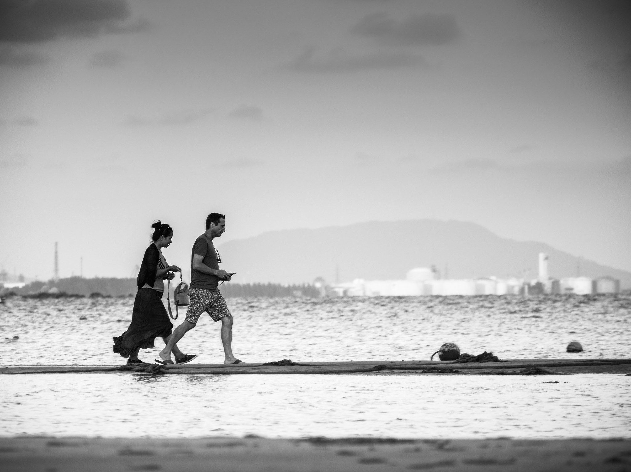 Panasonic Lumix DMC-GX8 sample photo. Walking photography