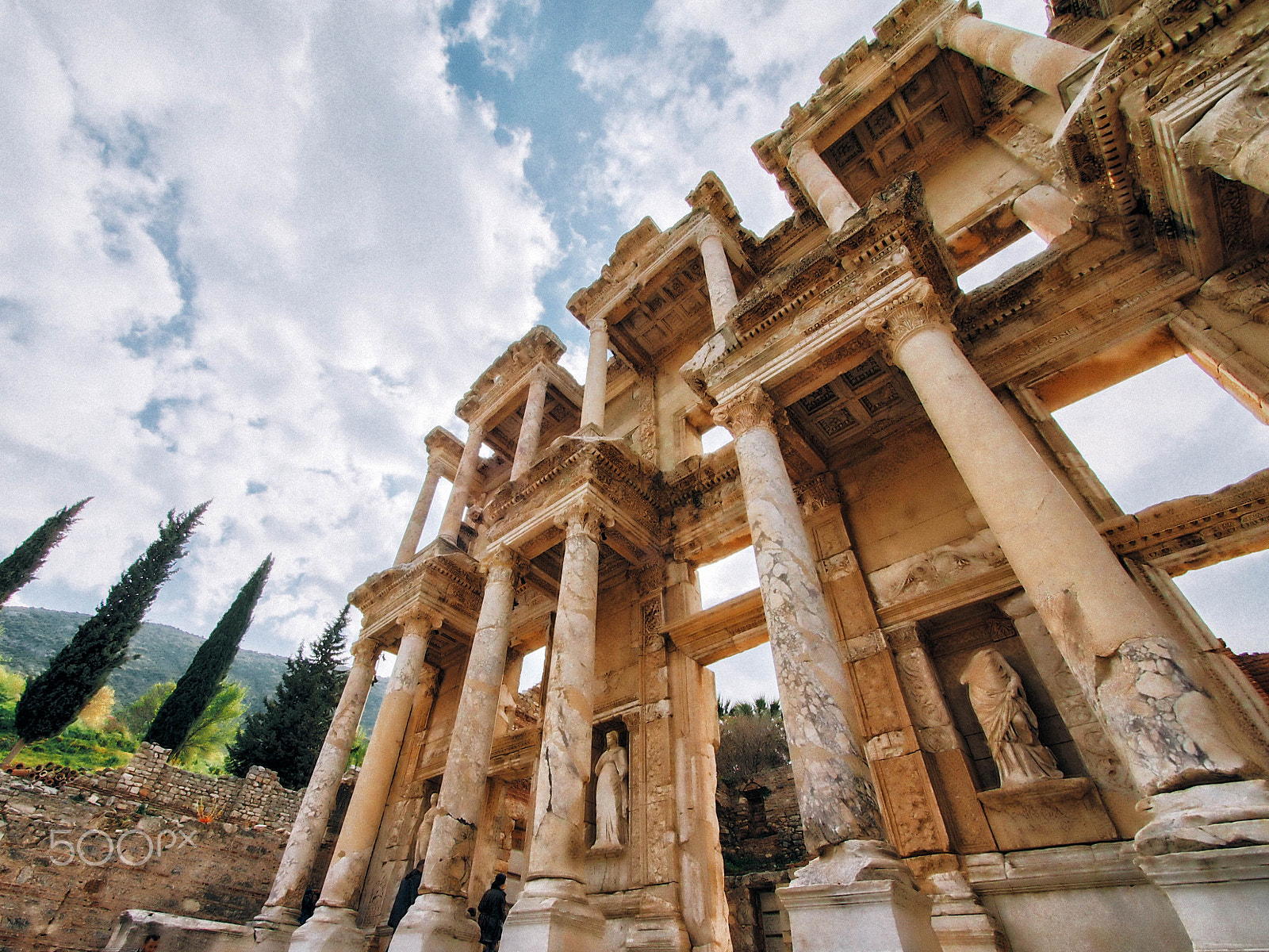 Panasonic Lumix G Vario 7-14mm F4 ASPH sample photo. Library of celsus photography