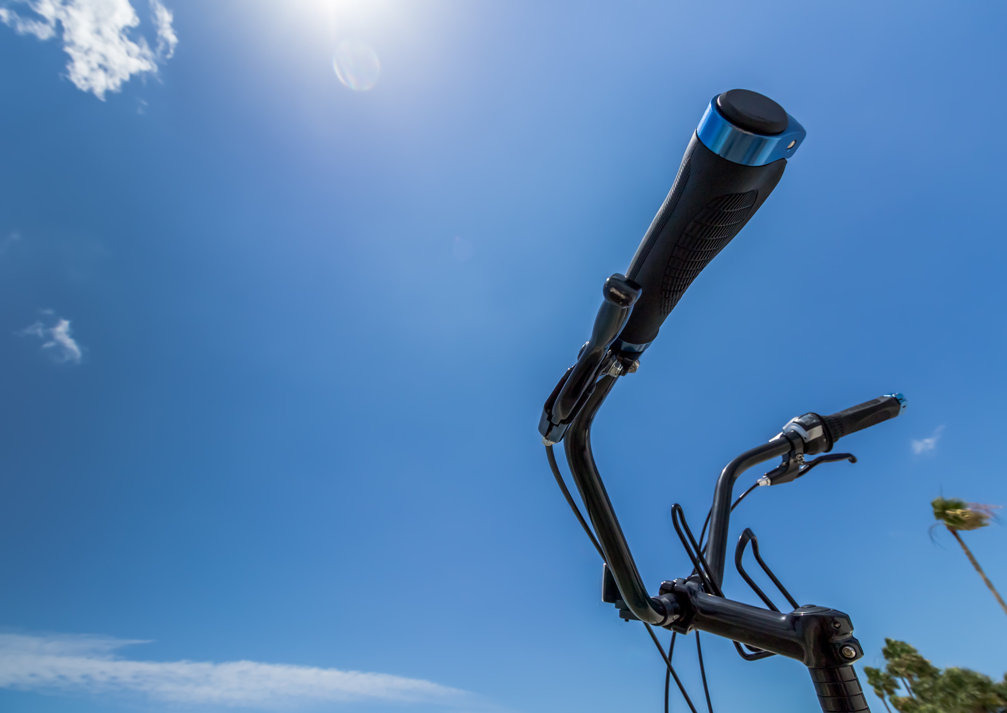 Canon EF-S 10-18mm F4.5–5.6 IS STM sample photo. Handlebars photography