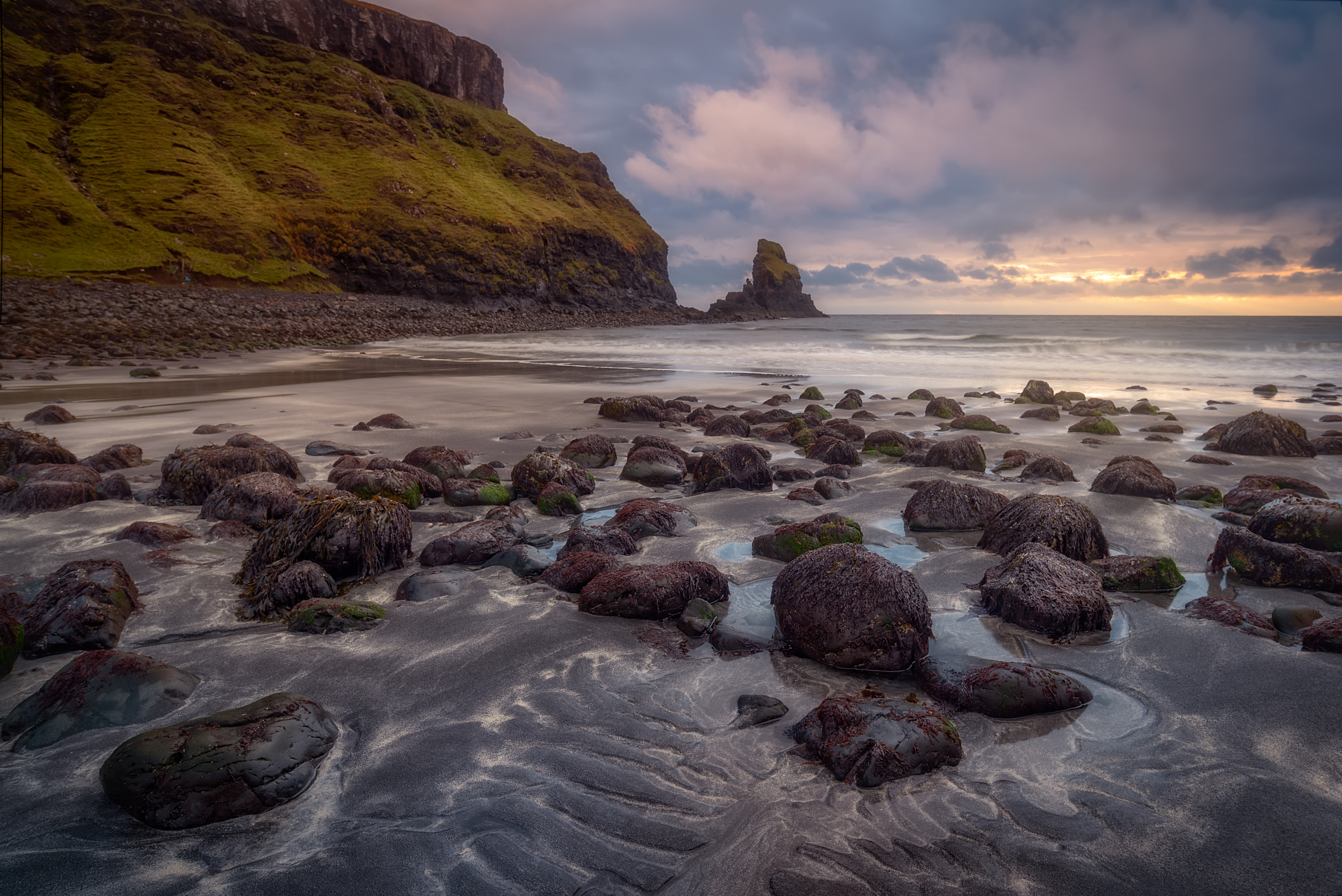 Nikon AF-S Nikkor 18-35mm F3.5-4.5G ED sample photo. Talisker bay, isle of skye, scotland. photography