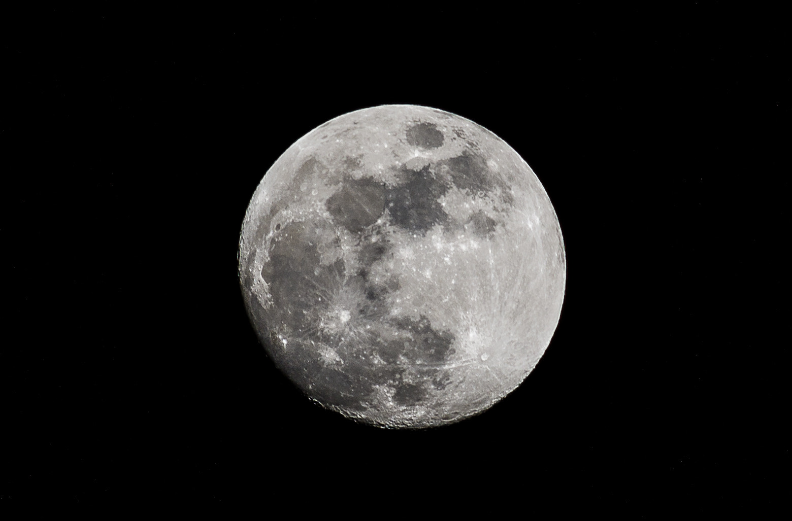 Pentax smc DA* 300mm F4.0 ED (IF) SDM sample photo. La lune photography