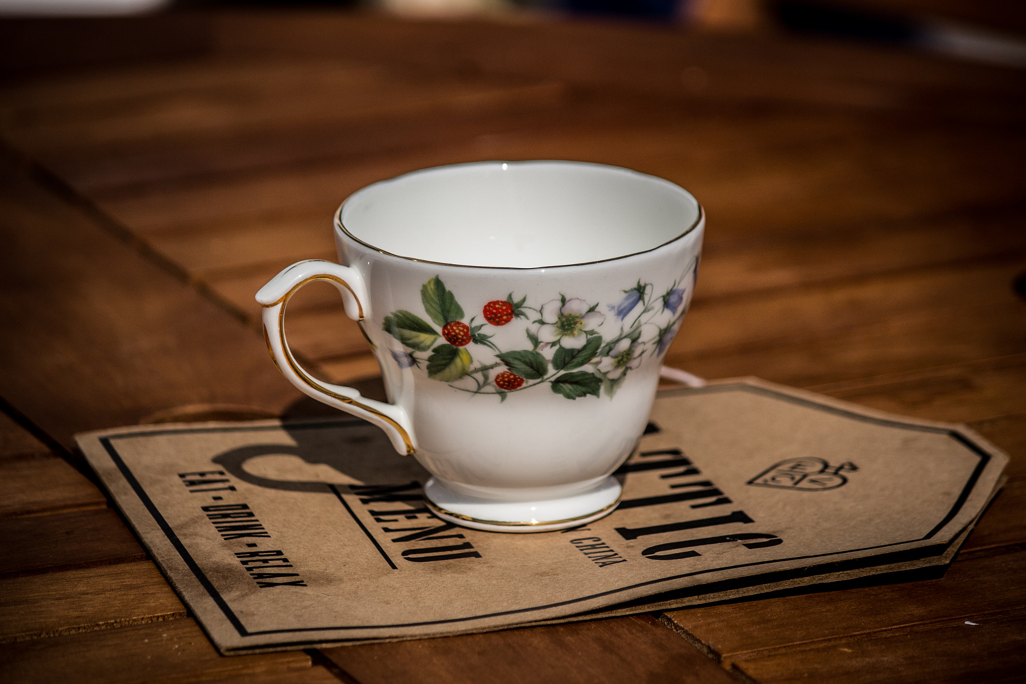 Canon EF-S 55-250mm F4-5.6 IS sample photo. The lone cup photography