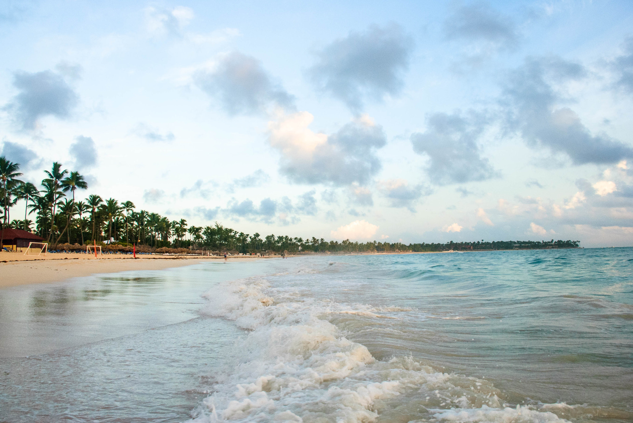 Sigma 18-125mm F3.8-5.6 DC OS HSM sample photo. Beach photography