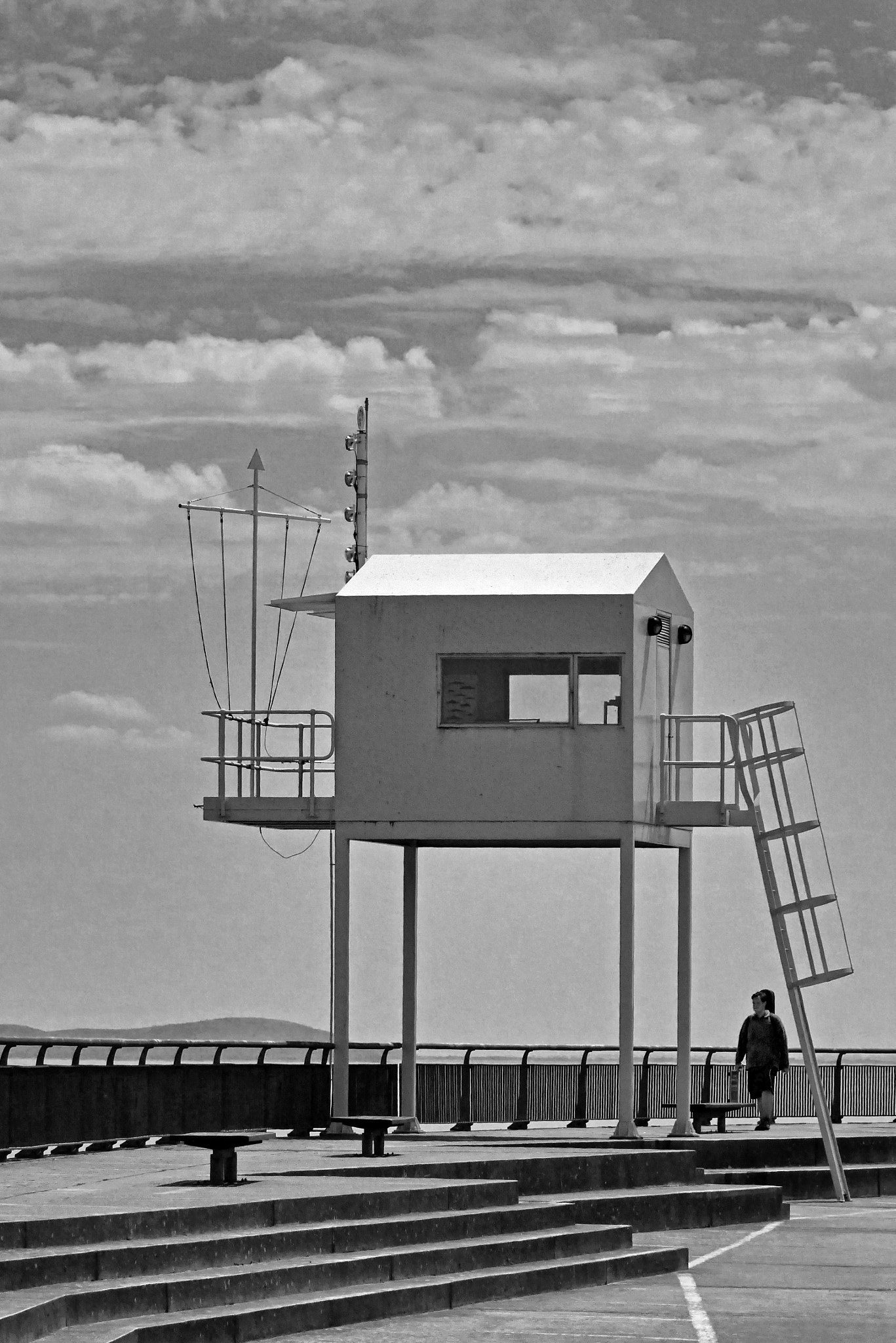 LUMIX G VARIO 35-100/F4.0-5.6 sample photo. The lookout tower. photography