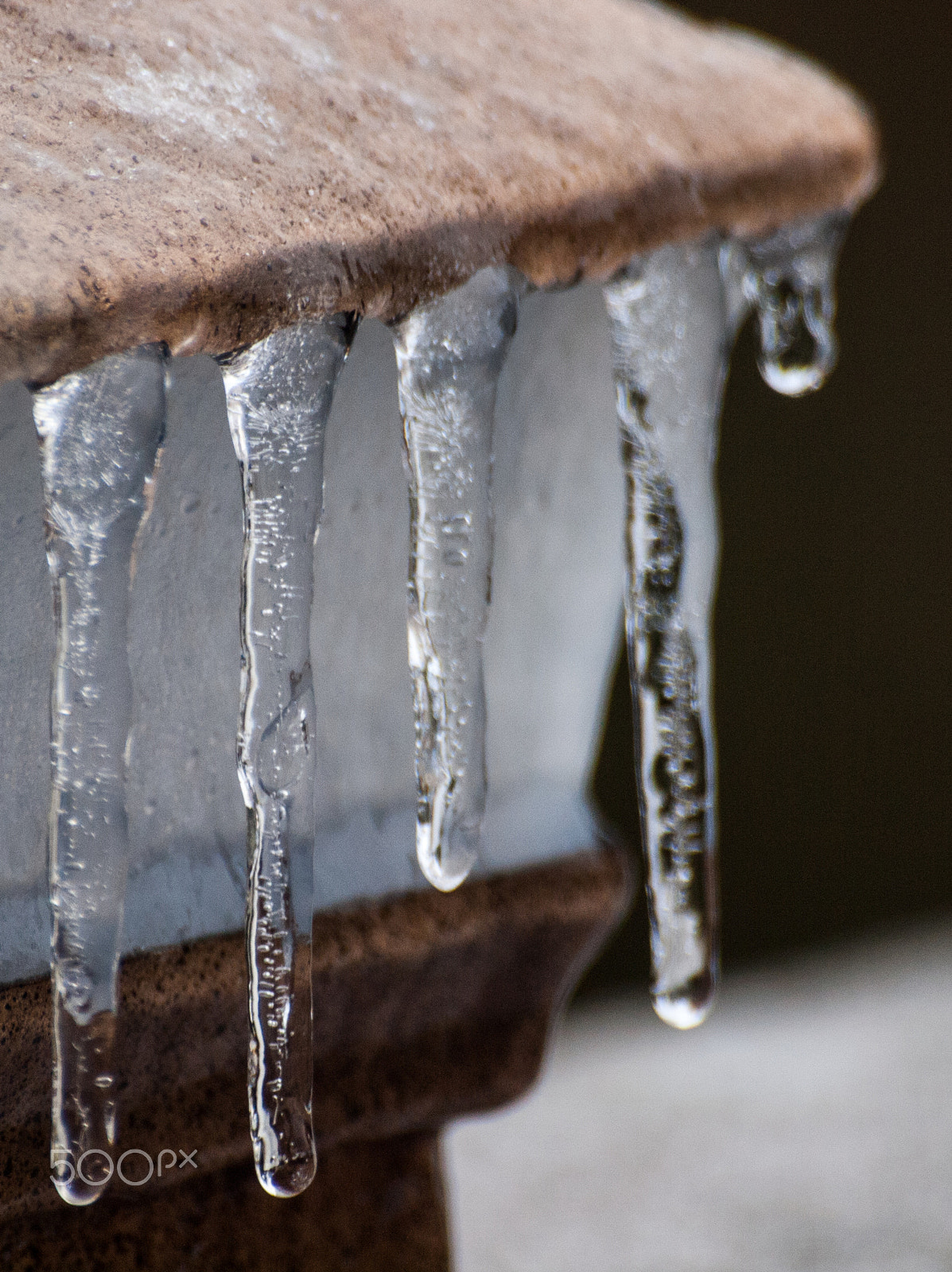 Olympus Zuiko Digital ED 70-300mm F4.0-5.6 sample photo. Icy lamppost photography