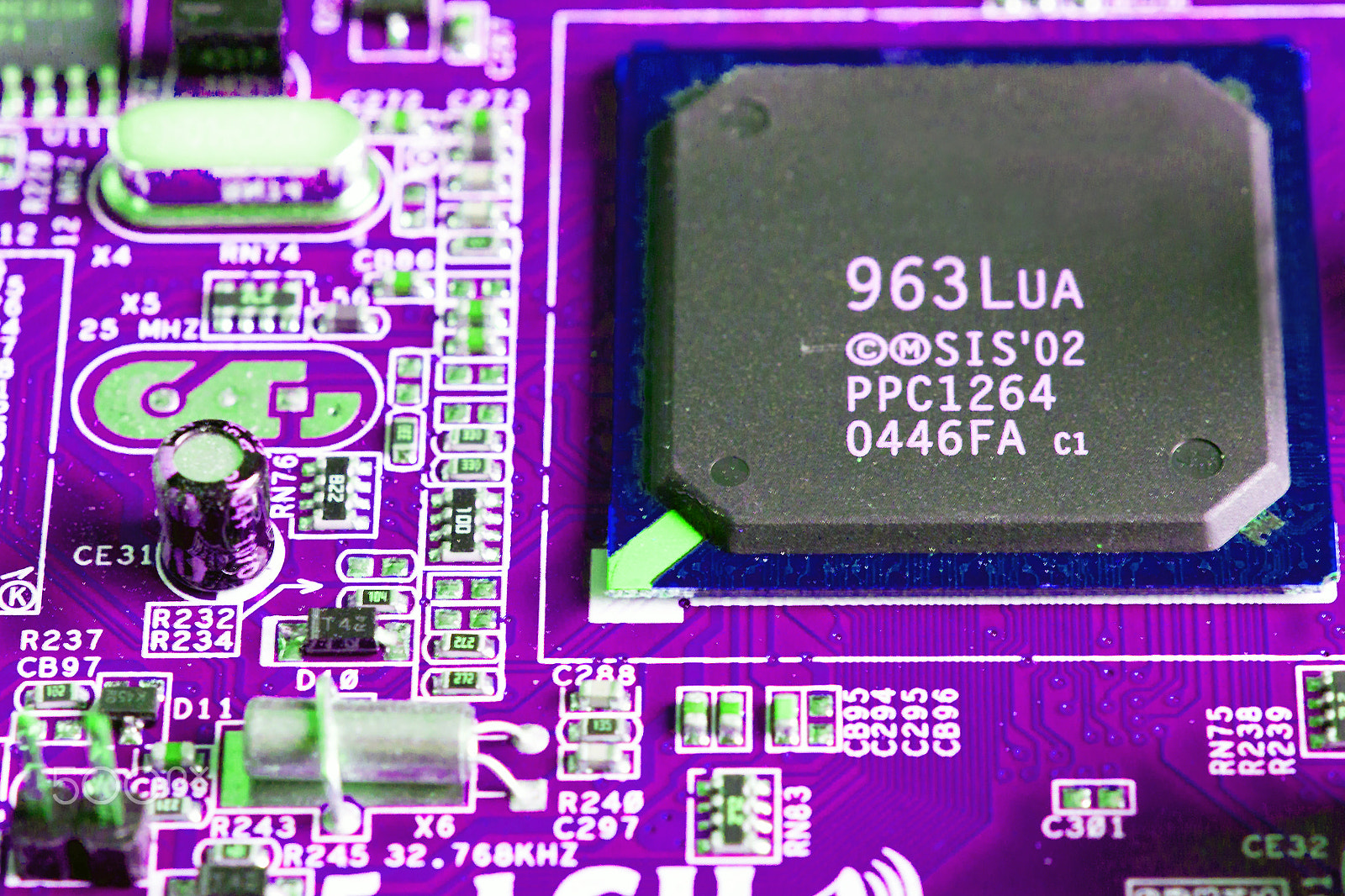 Sony Alpha DSLR-A850 + Tamron SP AF 90mm F2.8 Di Macro sample photo. Circuits and silicon. photography