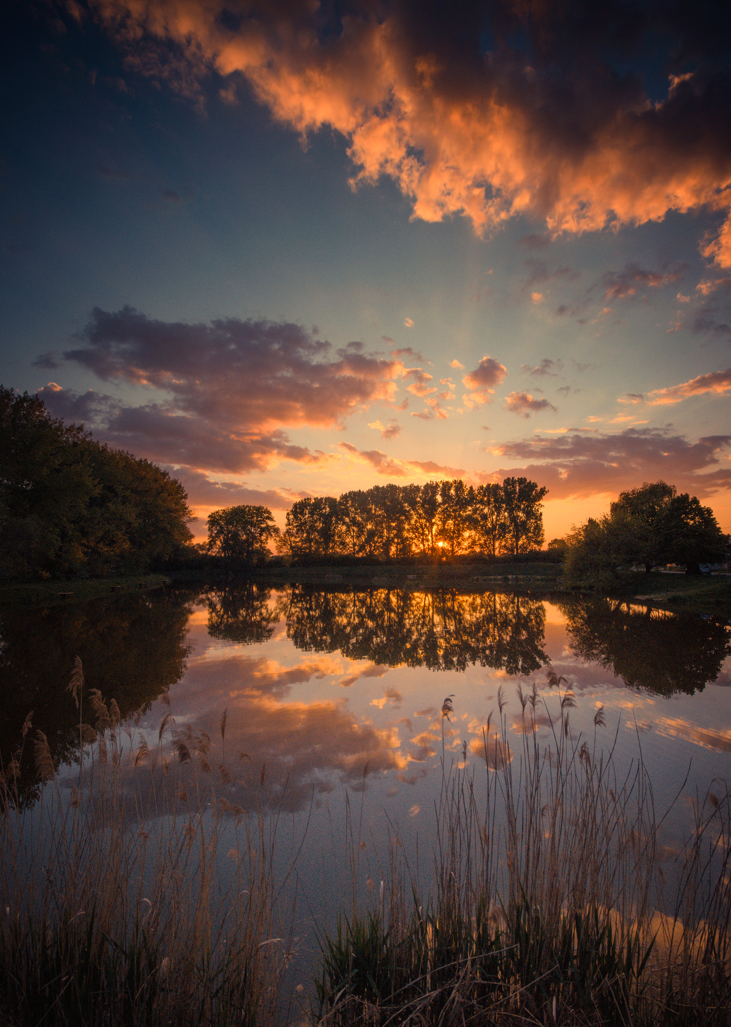 Sigma AF 10-20mm F4-5.6 EX DC sample photo. Reflections photography