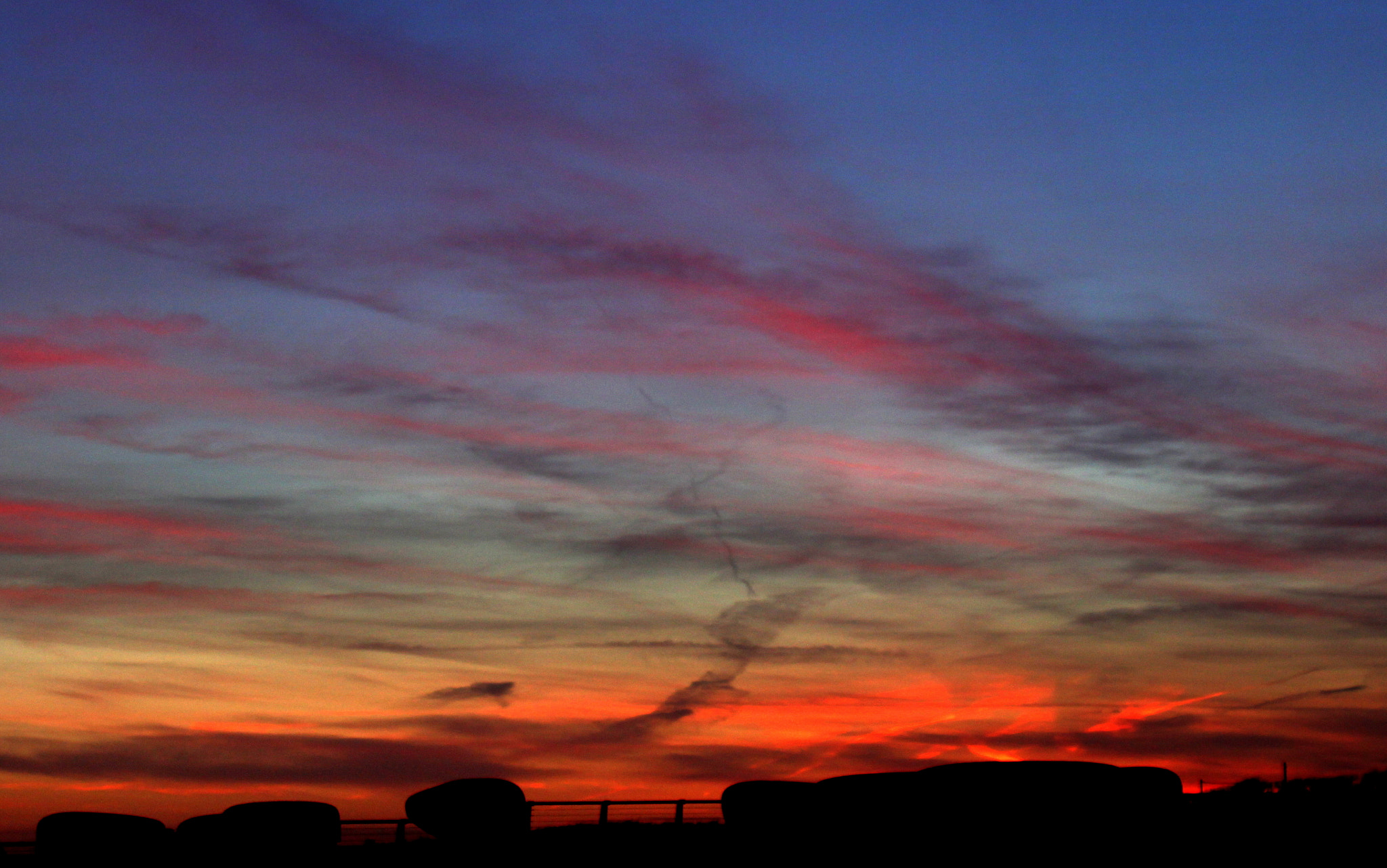 Canon EF 28-105mm f/3.5-4.5 USM sample photo. Sunset sky photography