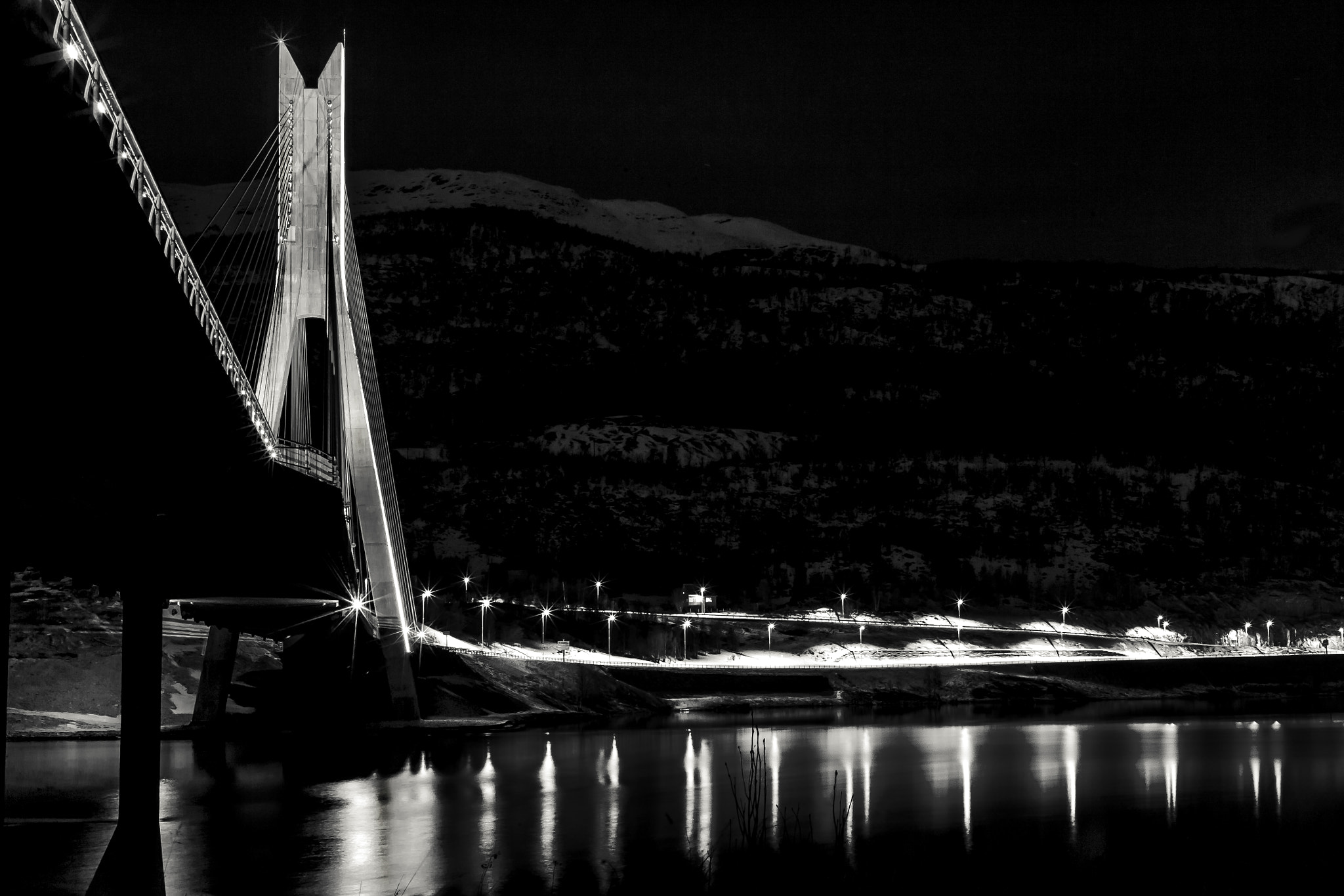 Canon EOS 5D + Canon EF 50mm f/1.8 sample photo. Bridge photography