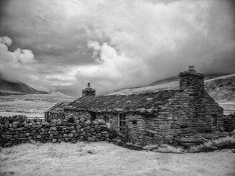 KONICA MINOLTA DiMAGE 7 sample photo. The bothy, rackwick, hoy, orkney photography