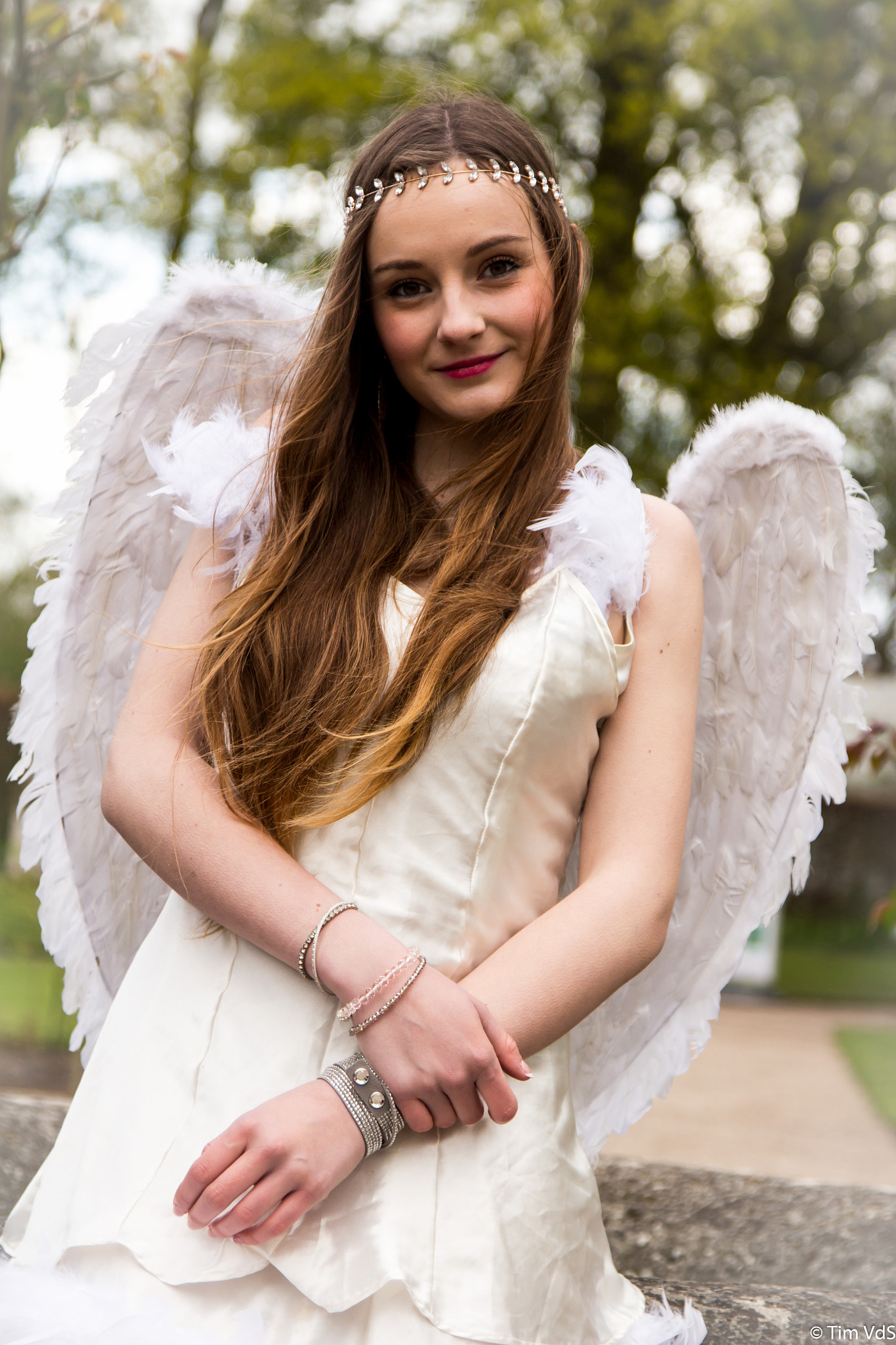 Canon EOS 100D (EOS Rebel SL1 / EOS Kiss X7) + Canon EF 24-105mm F4L IS USM sample photo. Jade angel outdoor shoot photography