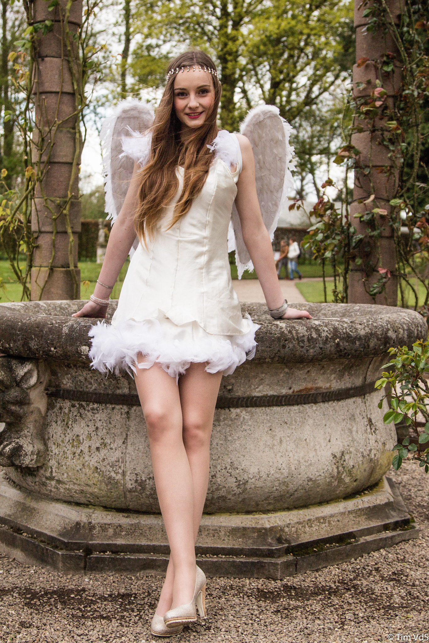 Canon EOS 100D (EOS Rebel SL1 / EOS Kiss X7) + Canon EF 24-105mm F4L IS USM sample photo. Jade angel outdoor shoot photography