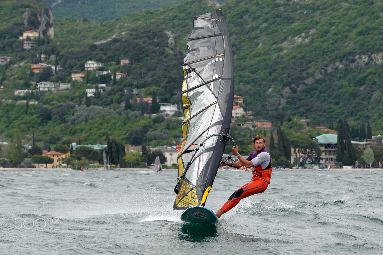 AF-S Zoom-Nikkor 80-200mm f/2.8D IF-ED sample photo. Windsurf slalom action photography