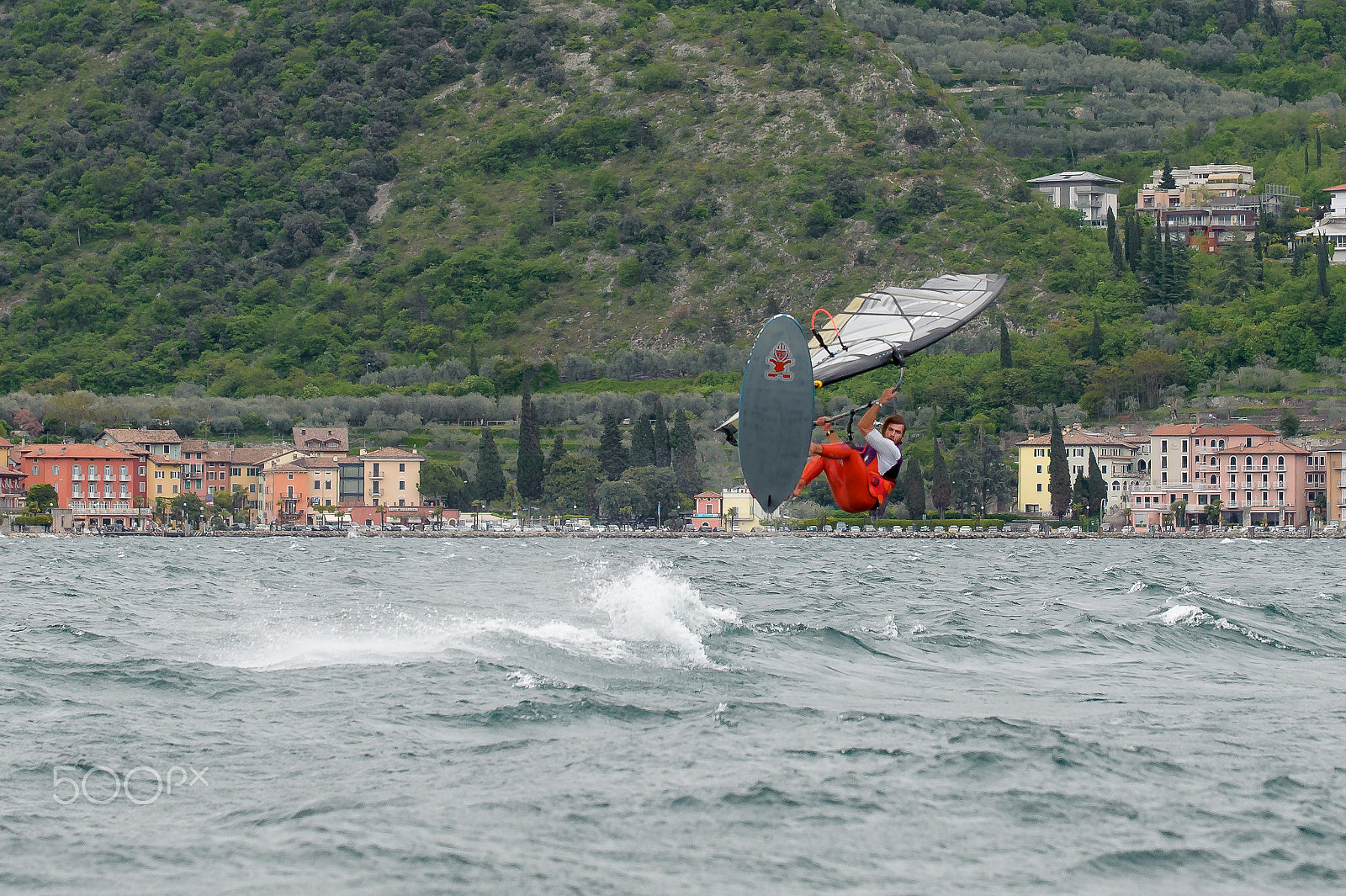 AF-S Zoom-Nikkor 80-200mm f/2.8D IF-ED sample photo. Windsurf slalom action photography