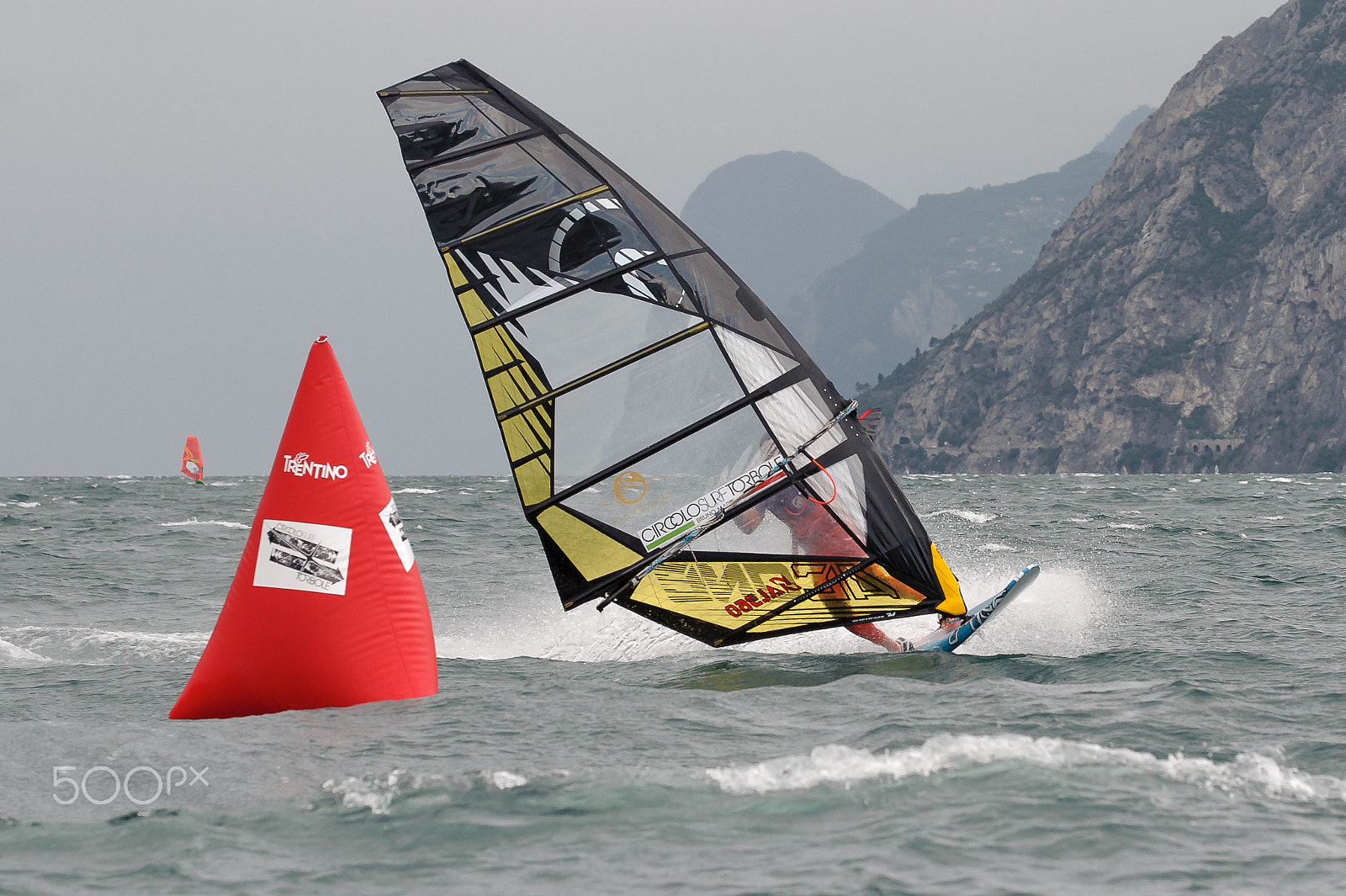 AF-S Zoom-Nikkor 80-200mm f/2.8D IF-ED sample photo. Windsurf slalom action photography