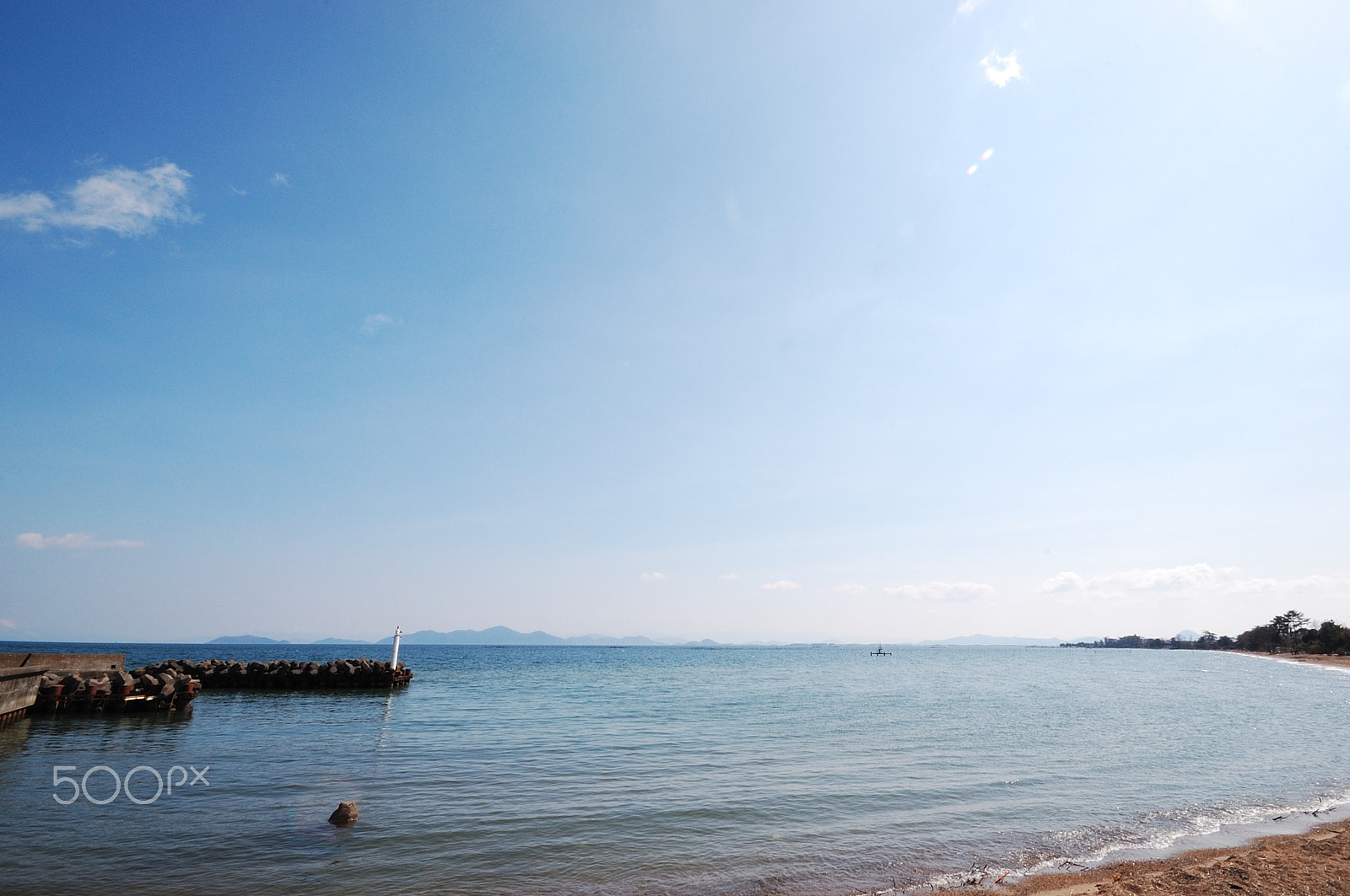Sigma 10-20mm F4-5.6 EX DC HSM sample photo. Sky color : re-upload photography
