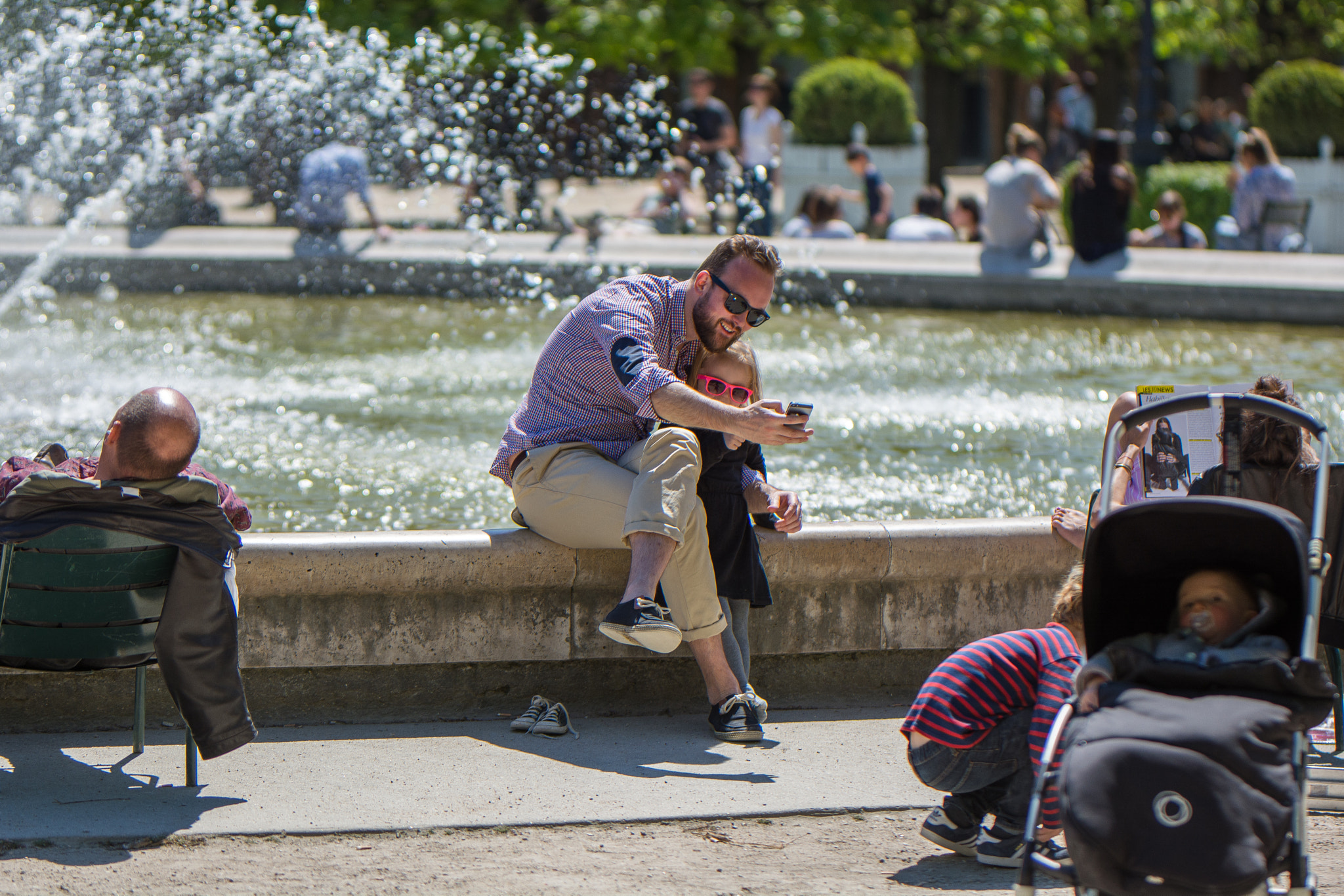 Nikon D5200 + Sigma 105mm F2.8 EX DG Macro sample photo. Paris photography