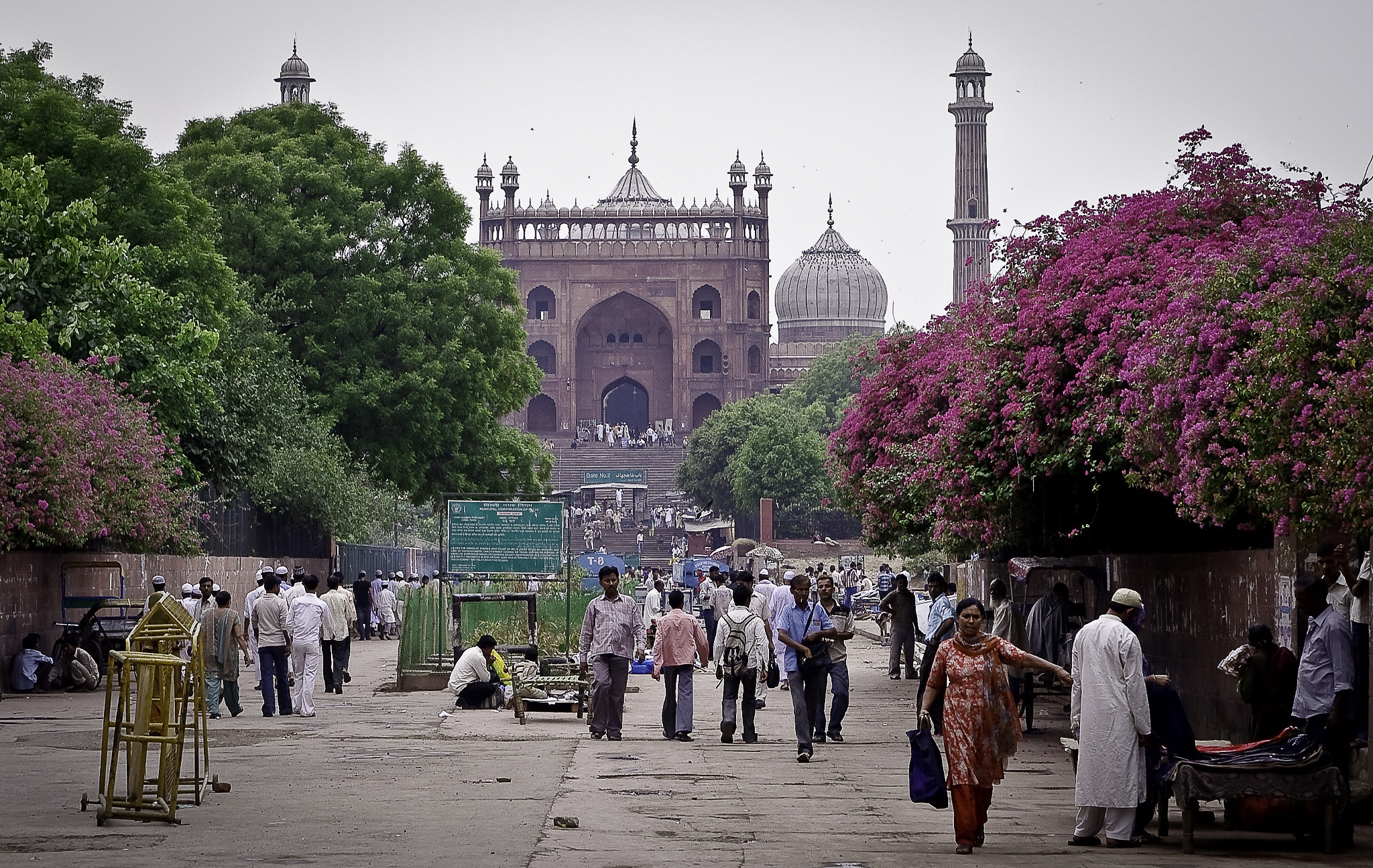 Tamron AF 28-75mm F2.8 XR Di LD Aspherical (IF) sample photo. View of jama masjid photography