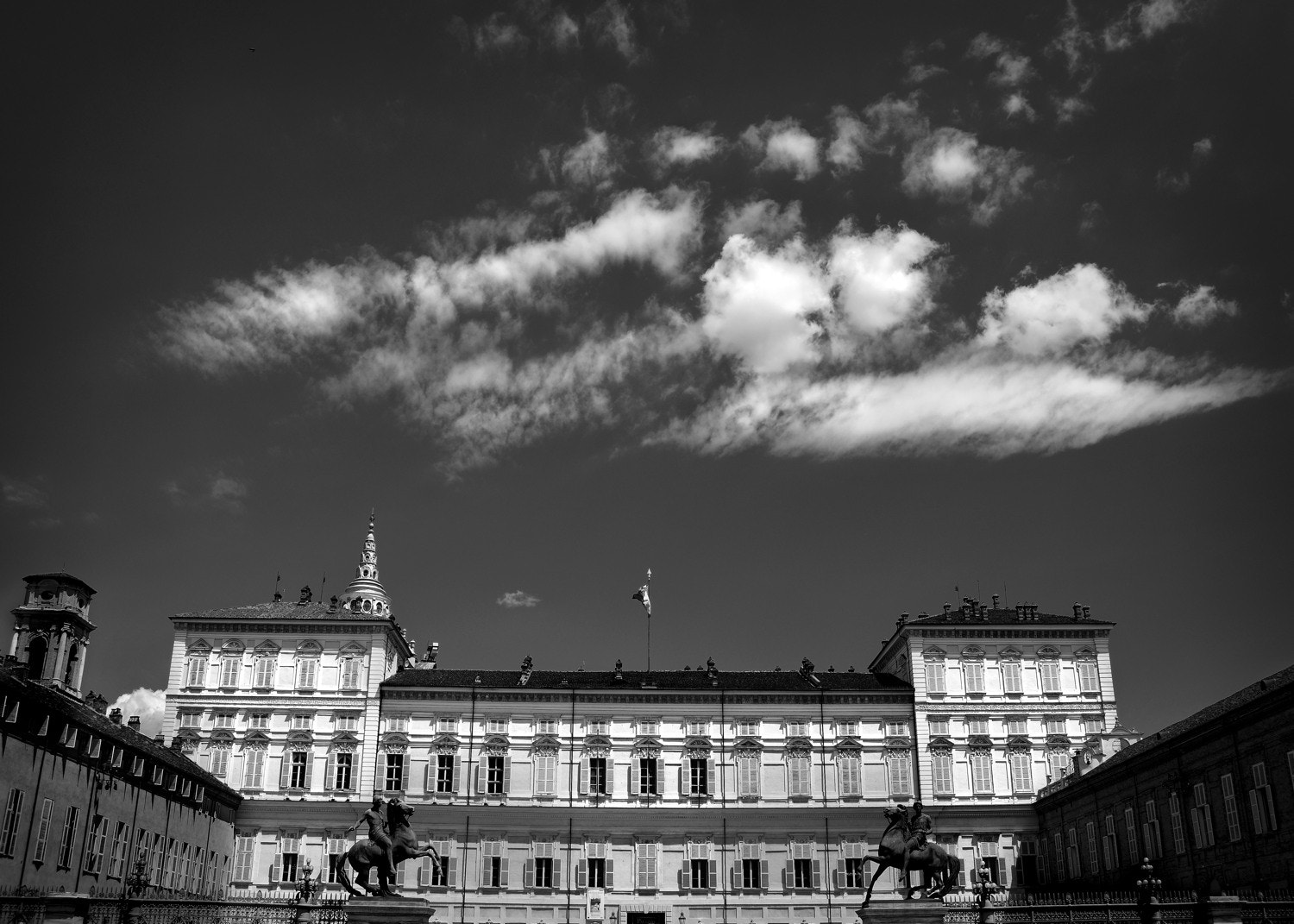 Nikon D800 + AF Zoom-Nikkor 28-70mm f/3.5-4.5D sample photo. Torino - palazzo reale photography