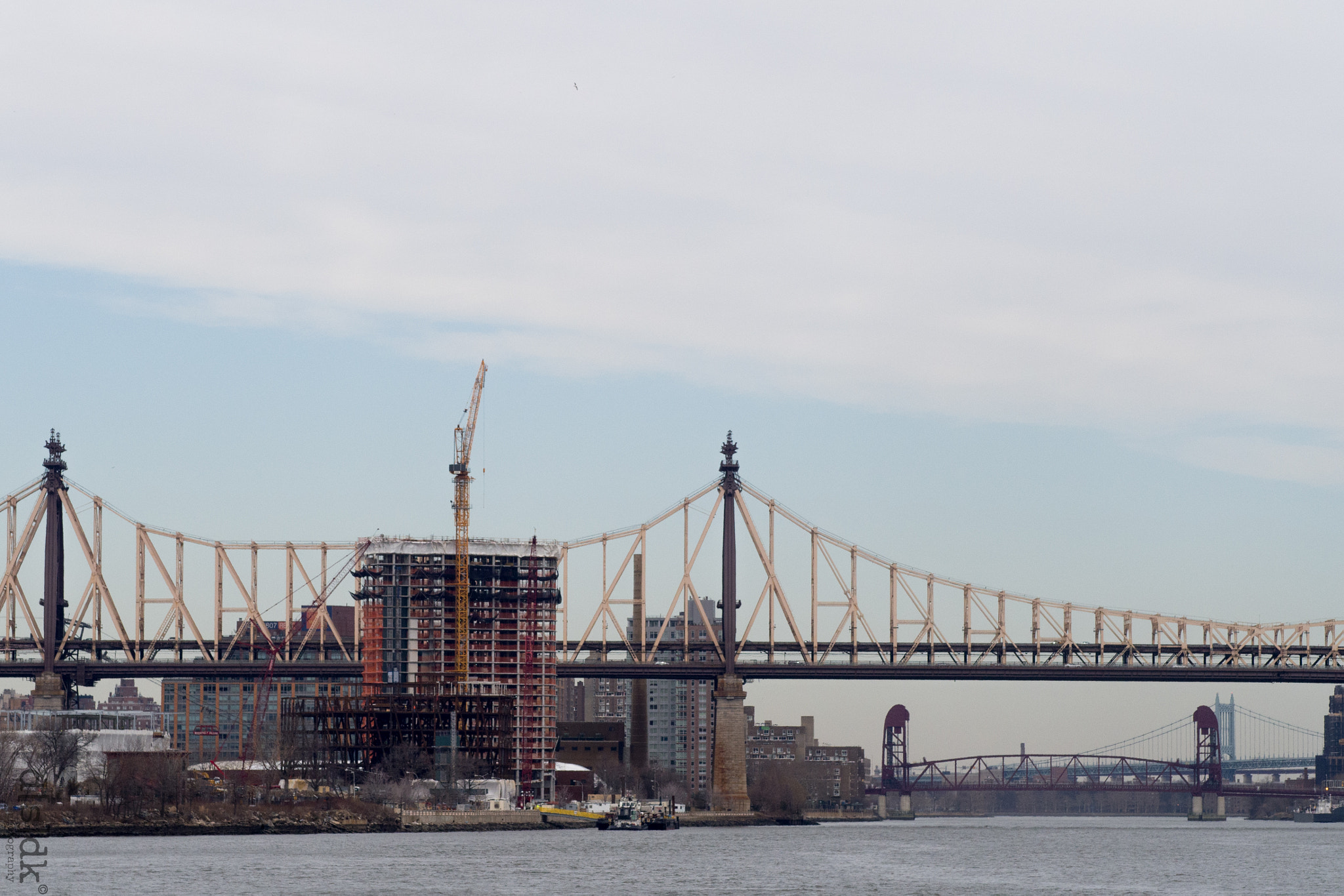Olympus OM-D E-M5 + Olympus M.Zuiko Digital ED 75mm F1.8 sample photo. Nyc from the river - bridges photography