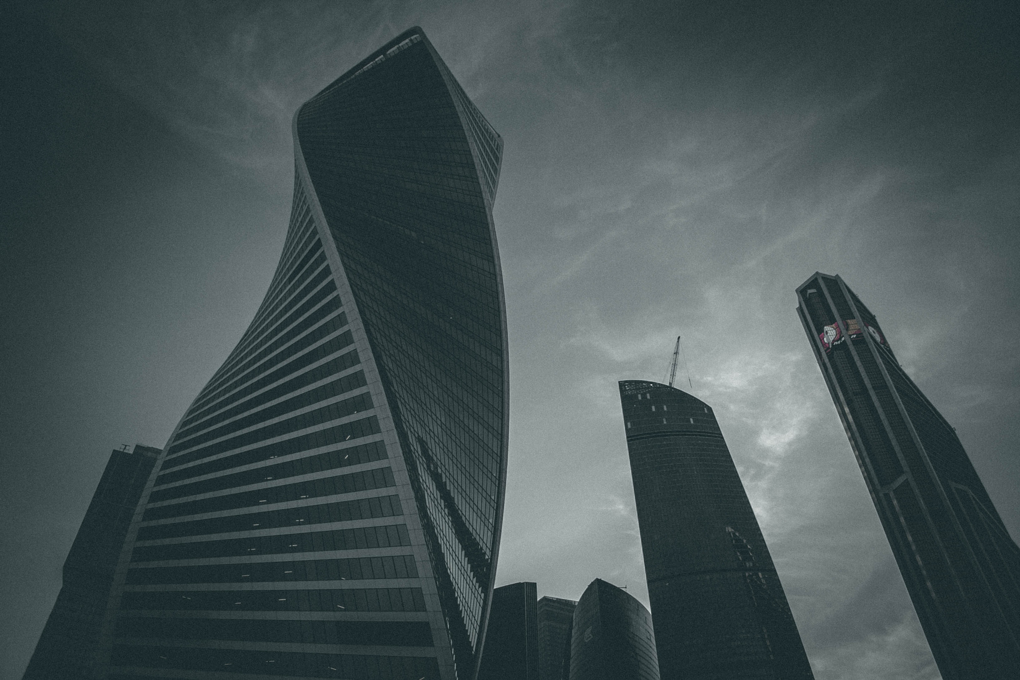 Canon EF-S 18-55mm F3.5-5.6 sample photo. Dark moscow photography