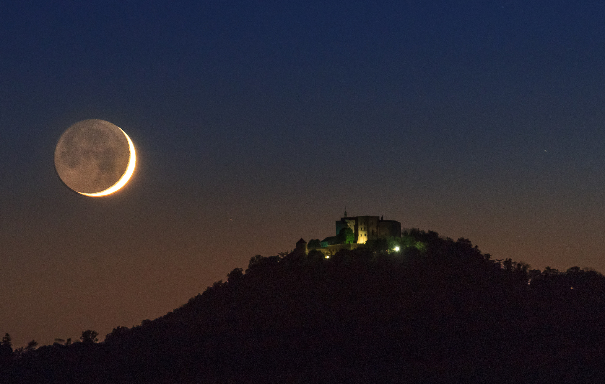 Sigma 50-500mm f/4-6.3 APO HSM EX sample photo. New moon photography