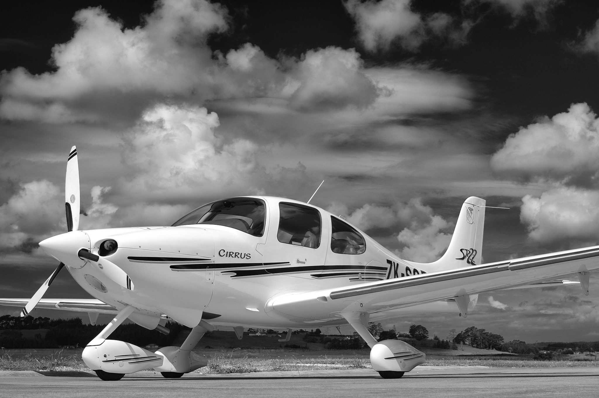 Nikon D2X + AF Zoom-Nikkor 35-70mm f/2.8D sample photo. Cirrus on the ground photography